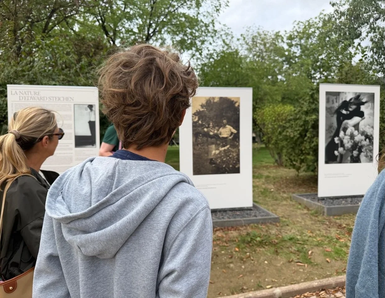 Retour en images sur la visite guid&eacute;e de La nature d&rsquo;Edward Steichen, men&eacute;e par Paul
Lesch (@paul.lesch) au parc de Merl. Entre les all&eacute;es et les frondaisons, cette lecture du
travail du photographe luxembourgeois a offert 