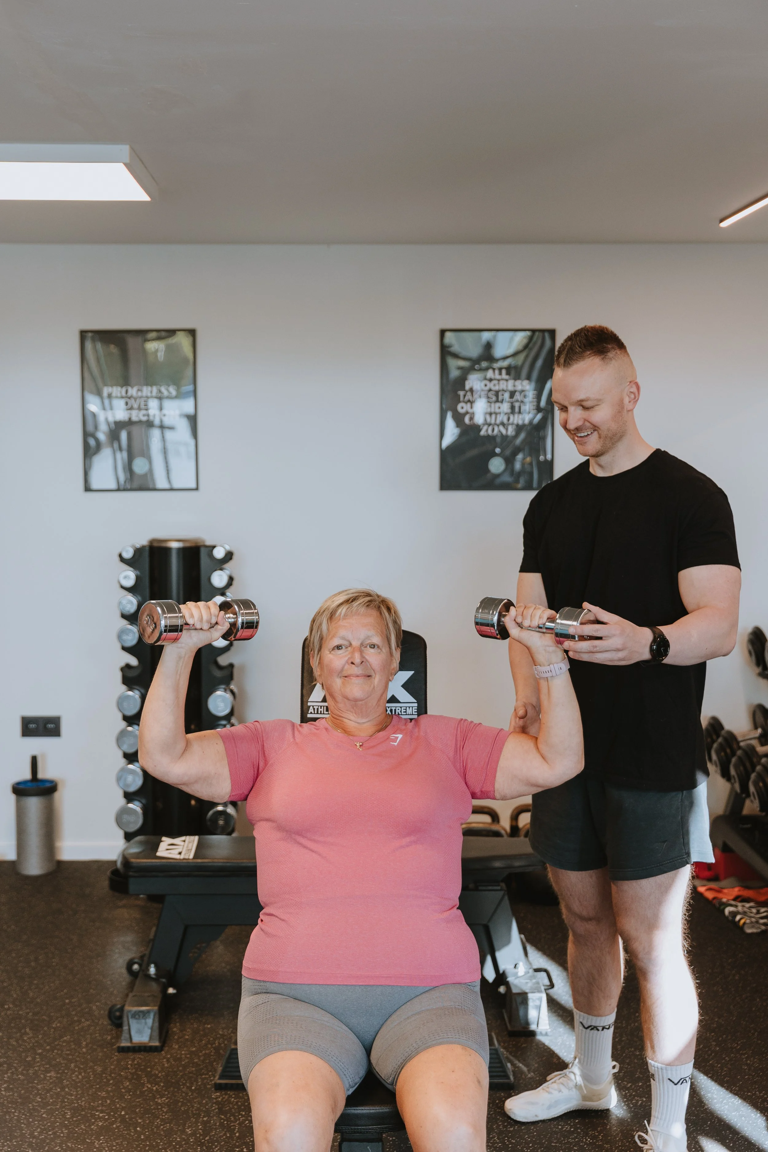 Personal trainer bij Progress Coaching tijdens één-op-één coaching sessie