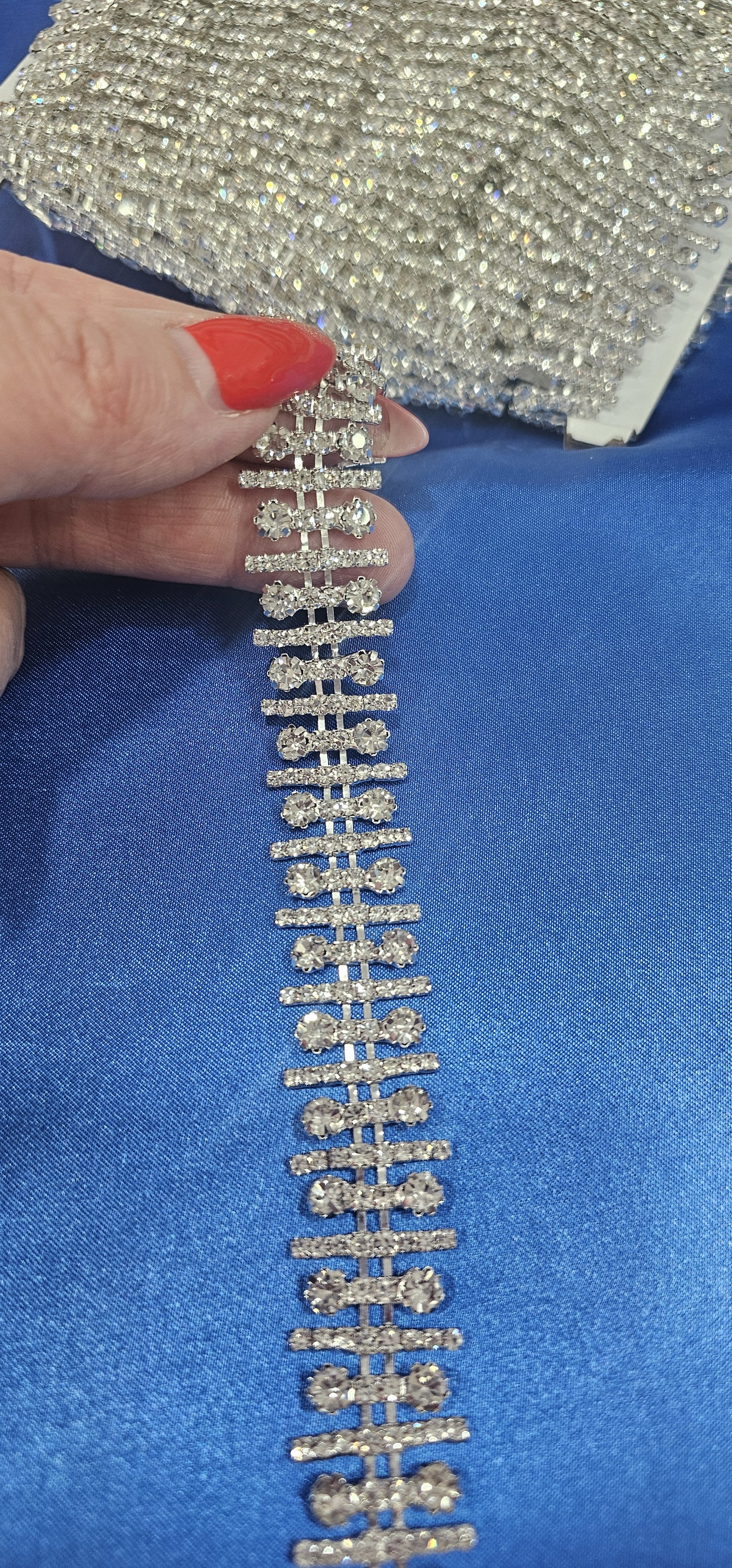 Racoo trim silver base with clear stones