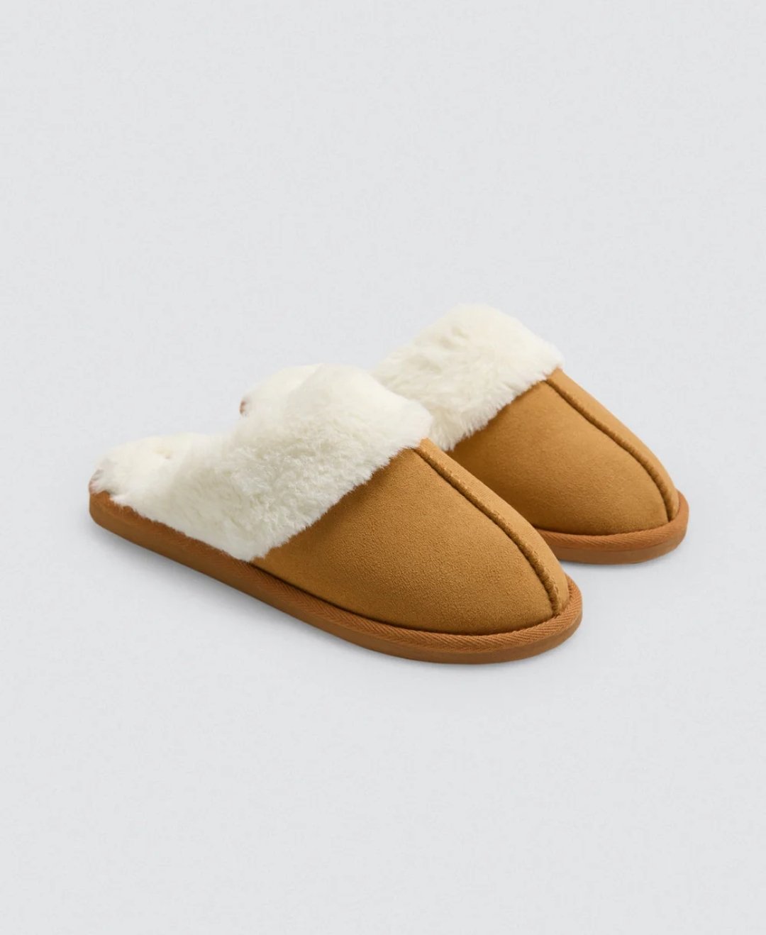 Camel fur slippers