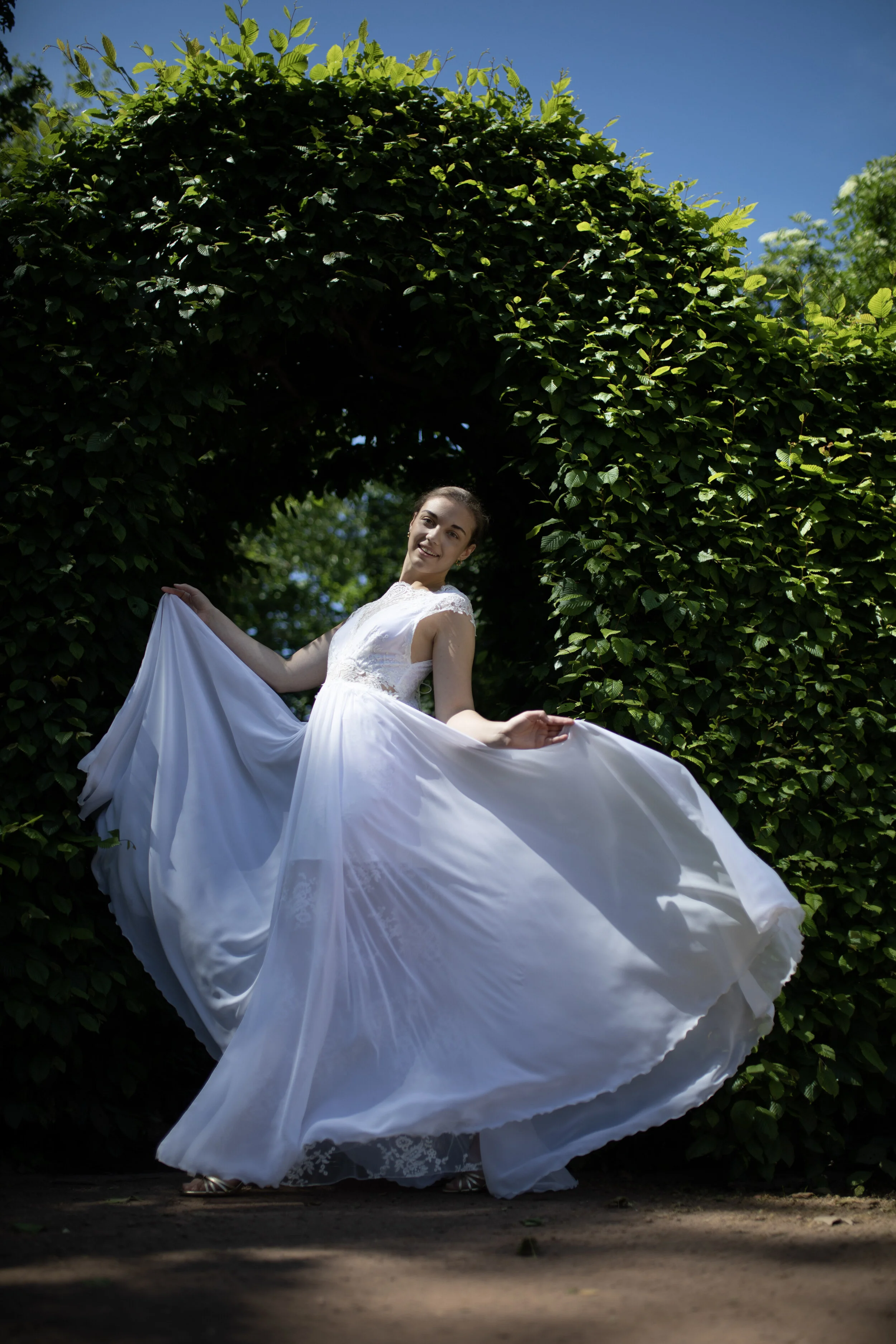 Brautkleid Hochzeitkleid Chiffon Spitze Seide Exklusiv Maßschneider Maßanfertigung Rückenfrei Perlen Pailletten Boho Styl Vintage elegant modern weiß beige creme lang Schlitz Brautkleider Hochzeit in Dresden Heiraten Ärmel transparent