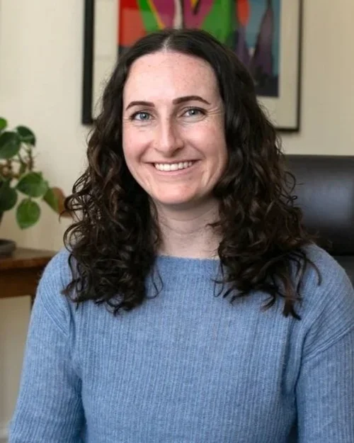 Anna Agron, ALMFT is a staff therapist at Wicker Park Therapy Group