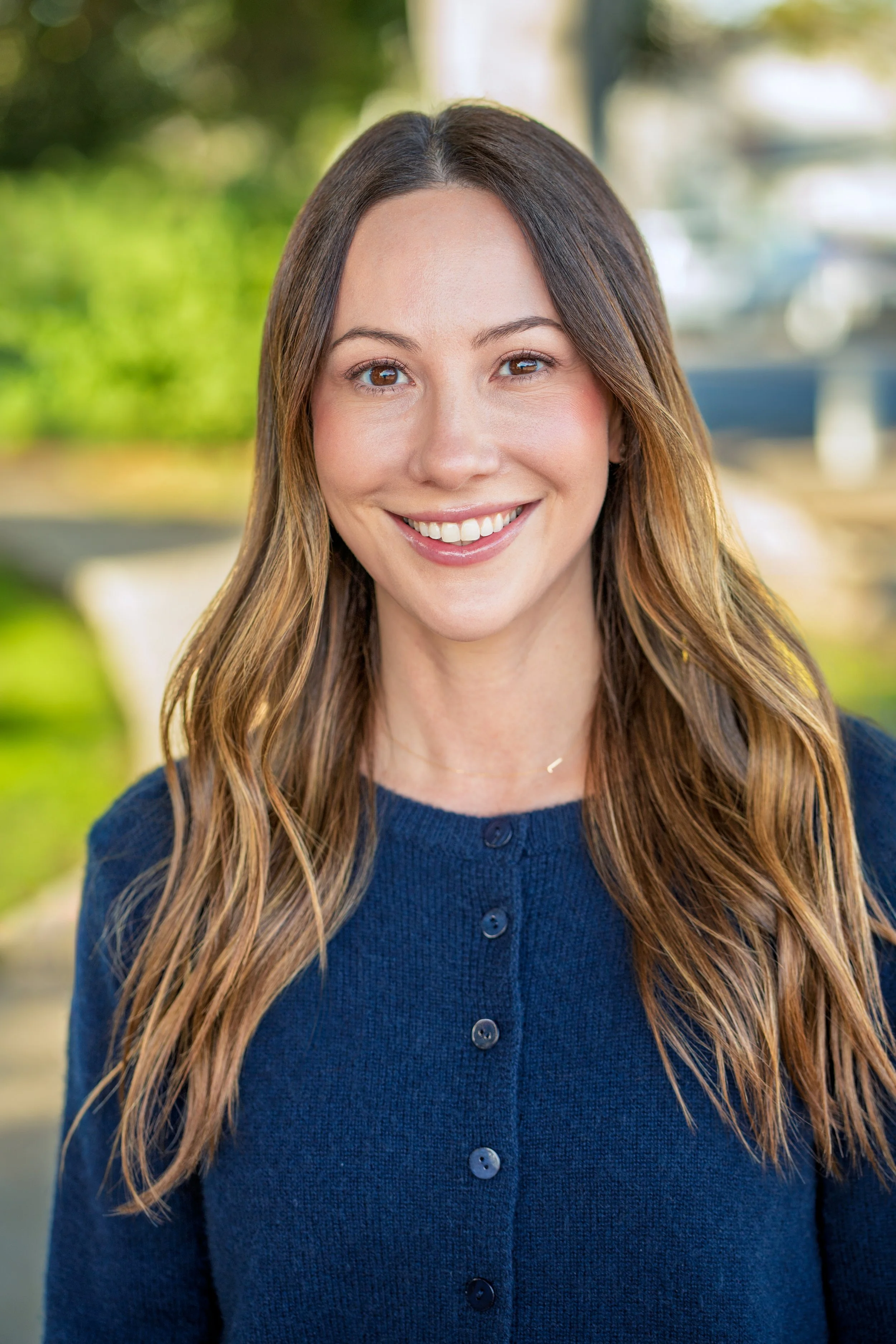 headshot of mom group host justine gordon
