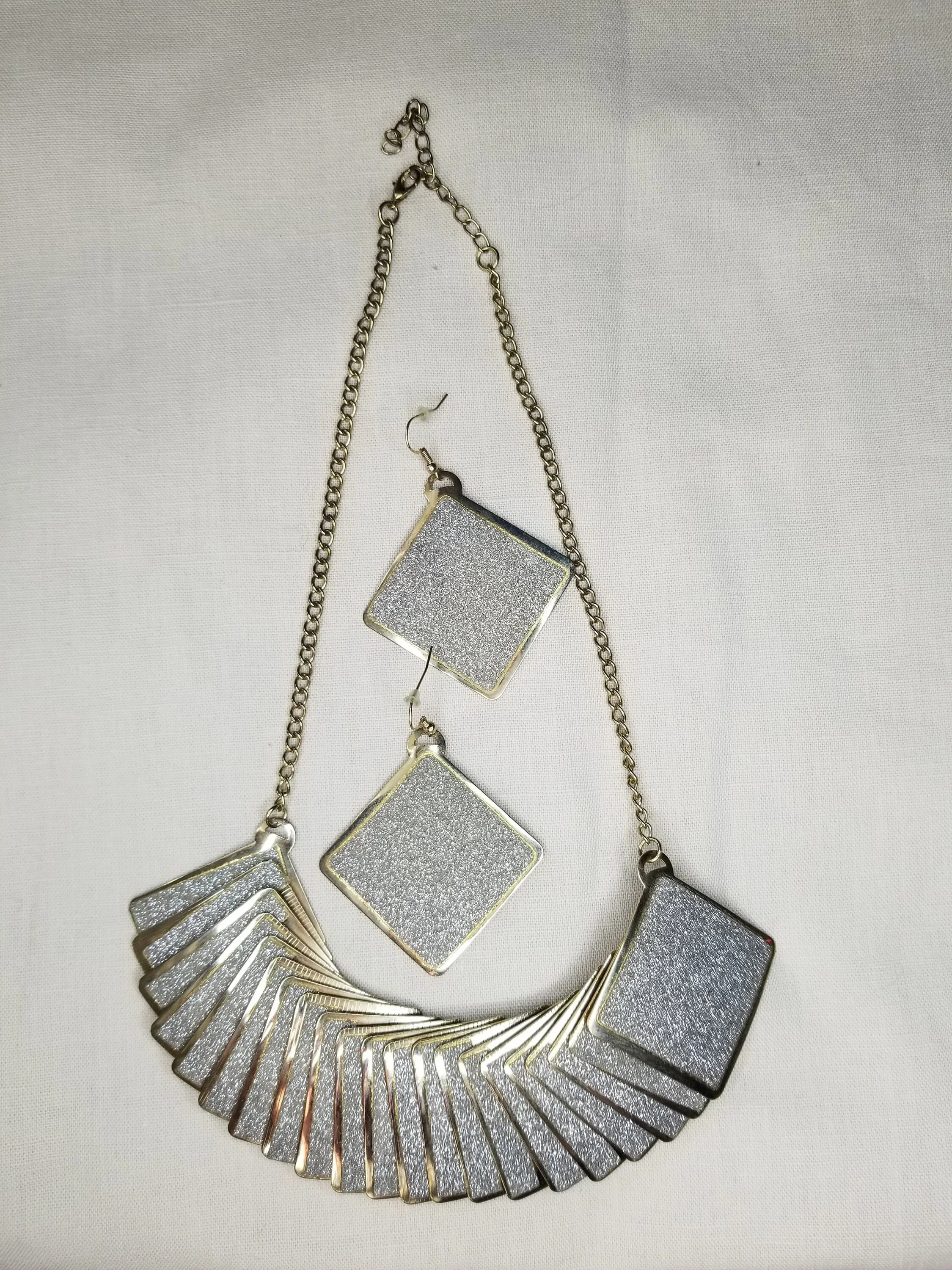 https://i.etsystatic.com/9208937/r/il/249191/3498273123/il_fullxfull.3498273123_bois.jpg