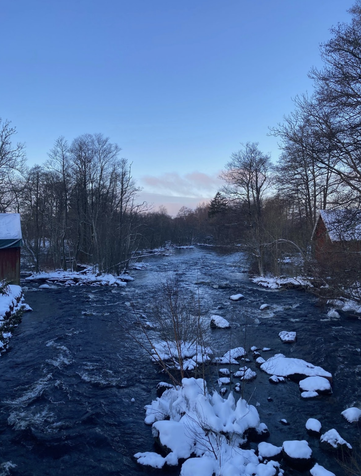 Dernier paysage bucolique avant la base de vie et sa soupe, ses douches, ses petits coins de chaleur. Il ne reste que quelques kilomètres, on est en droit d’en rêver