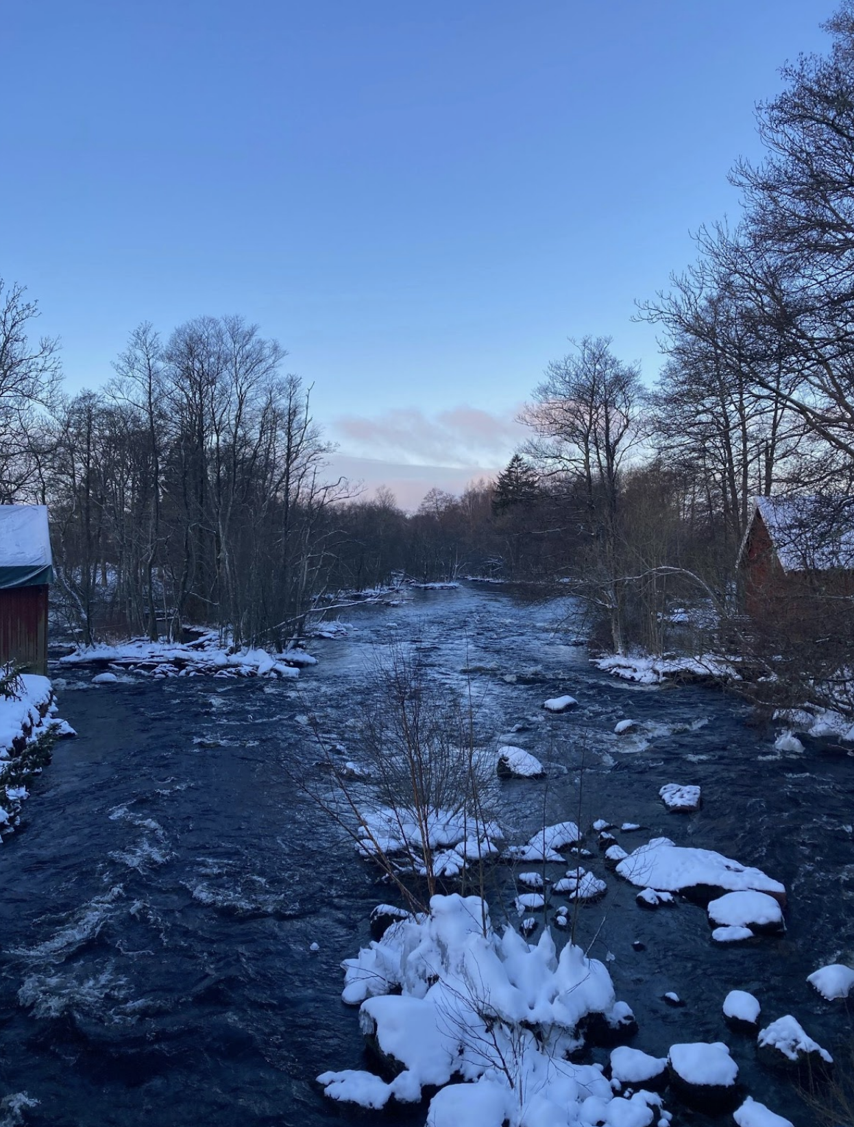   Dernier paysage bucolique avant la base de vie et sa soupe, ses douches, ses petits coins de chaleur. Il ne reste que quelques kilomètres, on est en droit d’en rêver  