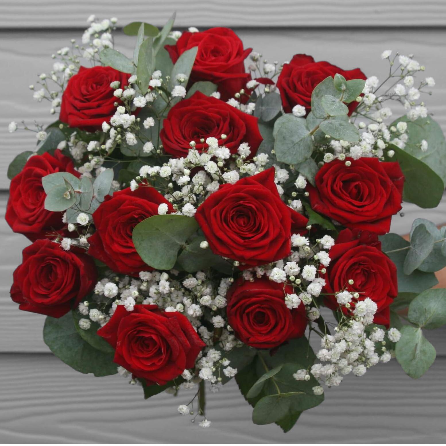 ROMANTIC ROSE BOUQUET — Fox red flowers