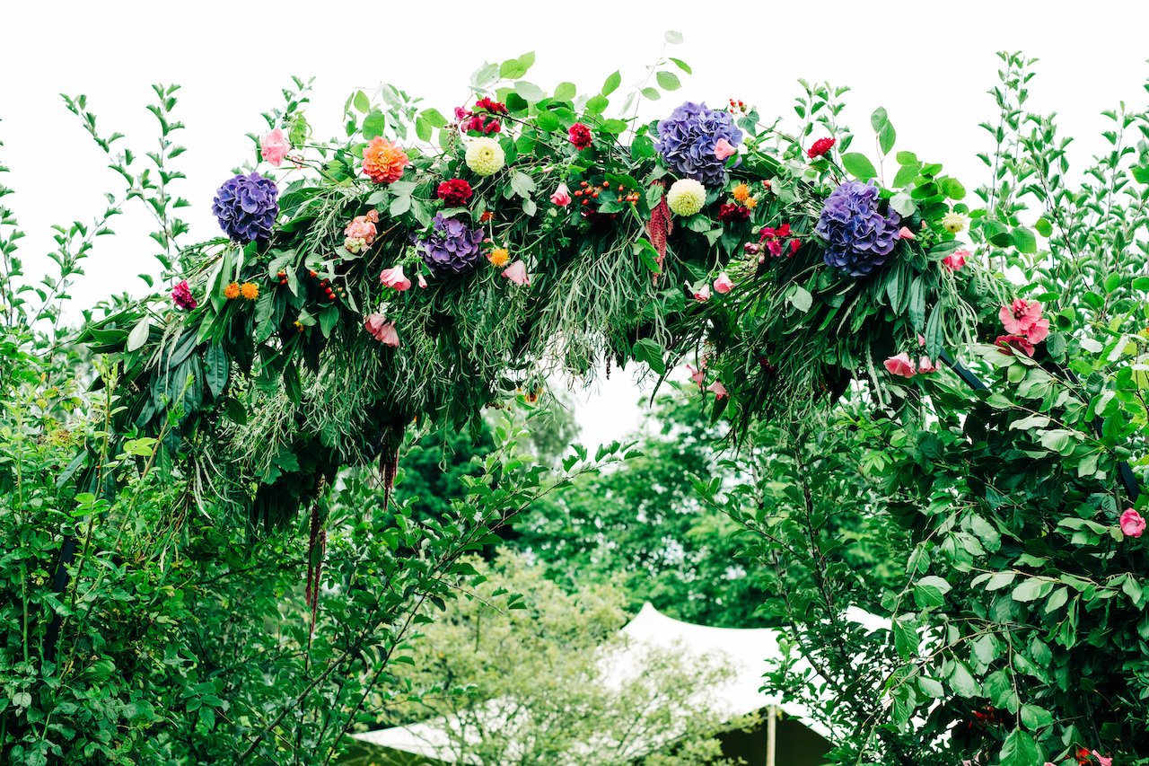campbells-flowers-wedding-flowers-summer-marquee-wedding.jpg