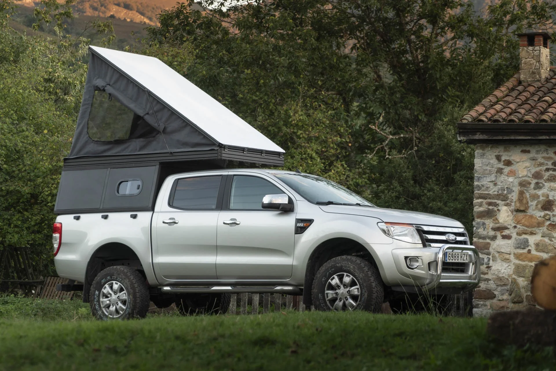 Ford Ranger Canopy abierta perfil.jpg
