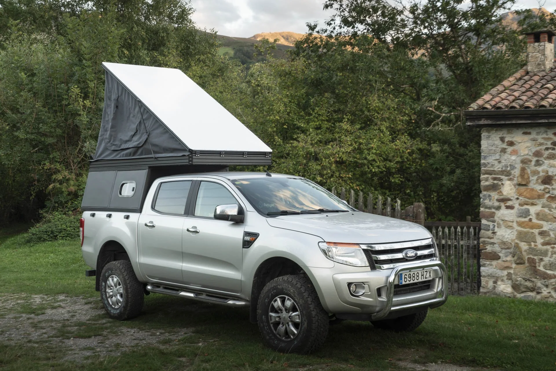 Ford Ranger Canopy abierta.jpg