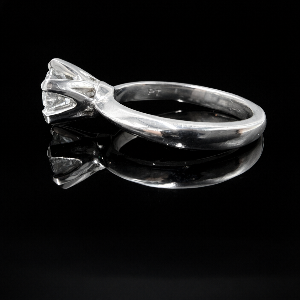 Elegant solitaire ring with diamond.png