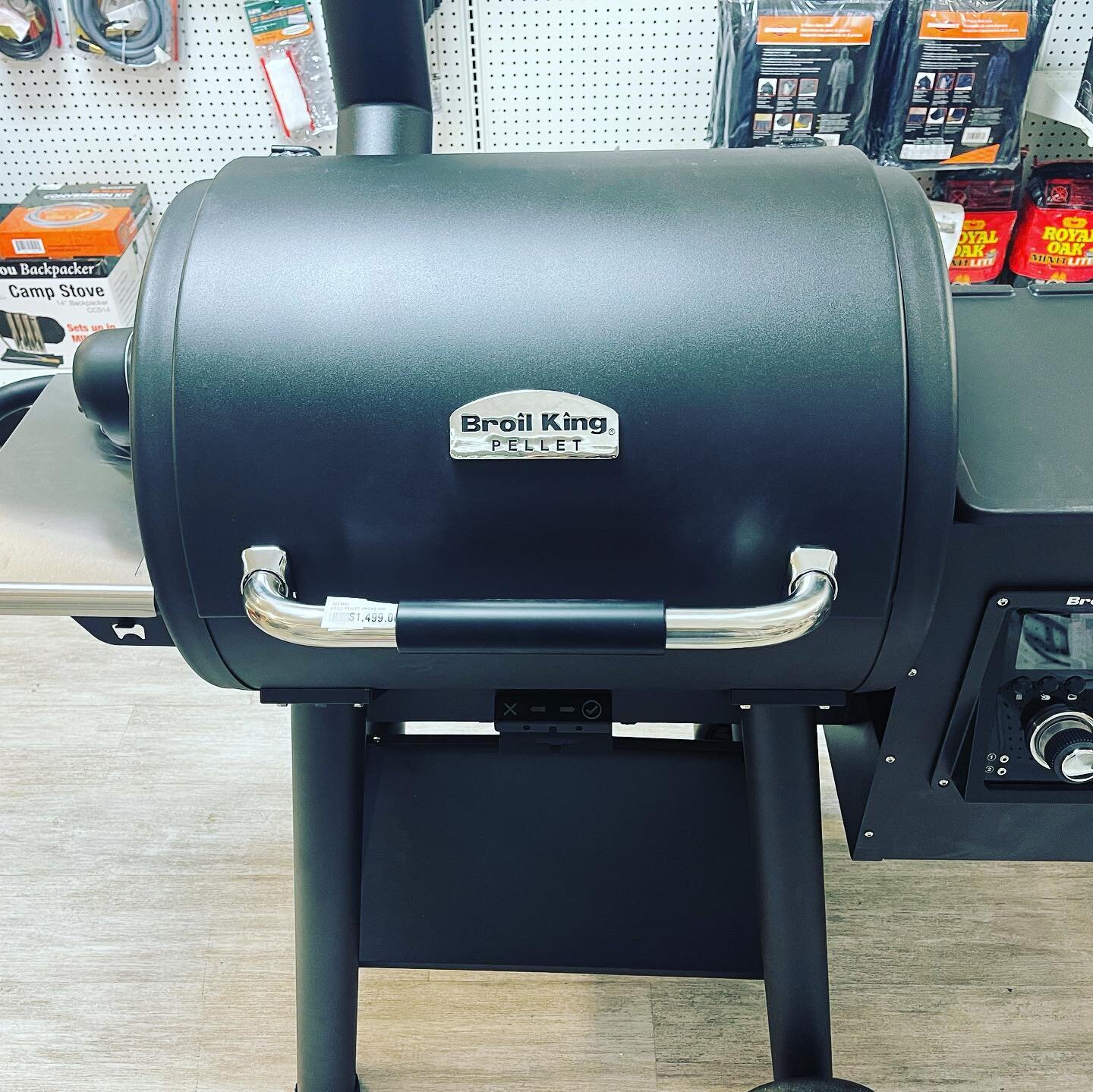 Looking for a great Father&rsquo;s Day gift for the guy who has everything?! Pellet smokers in stock! Stop by today and pick one up! #broilking #pelletsmoker #hlh #shoplocal #fatherday #fathersday2021 #highlandsmoker #calmar #gift #dad