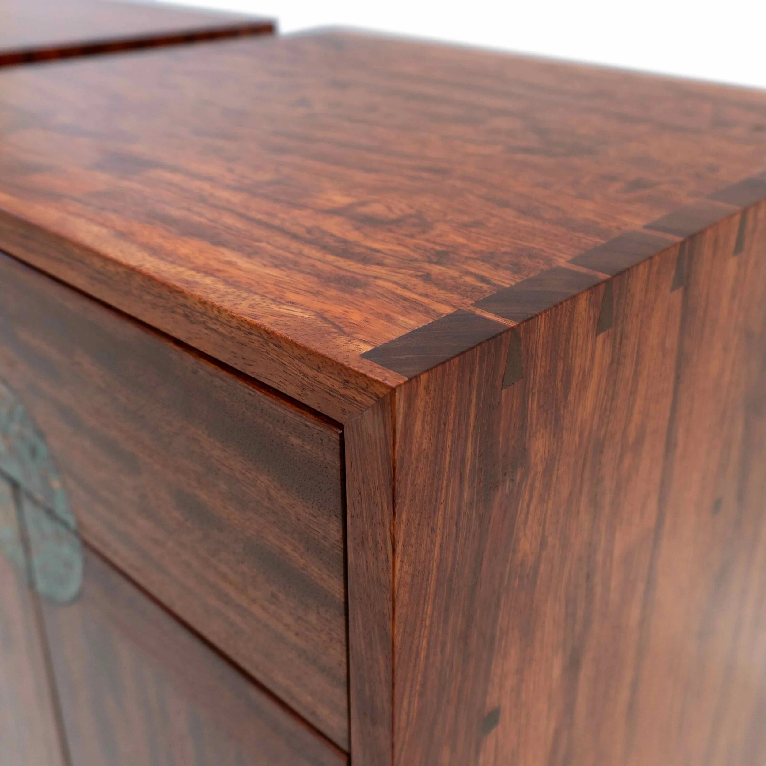 Dorian Side Table corner in figured bubinga