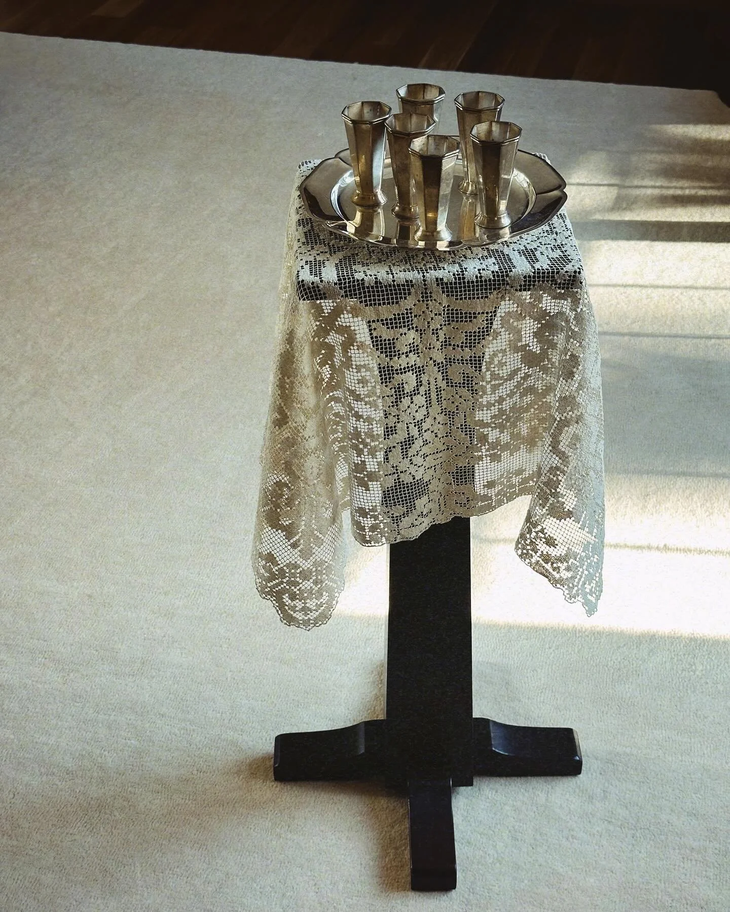 Lately I miss the simplicity of pausing for one still image. The way the light falls, the angle, the feeling, and sharing just that. Not a carousel, not a reel, no audio, and not optimized for reach. Just a moment I loved.