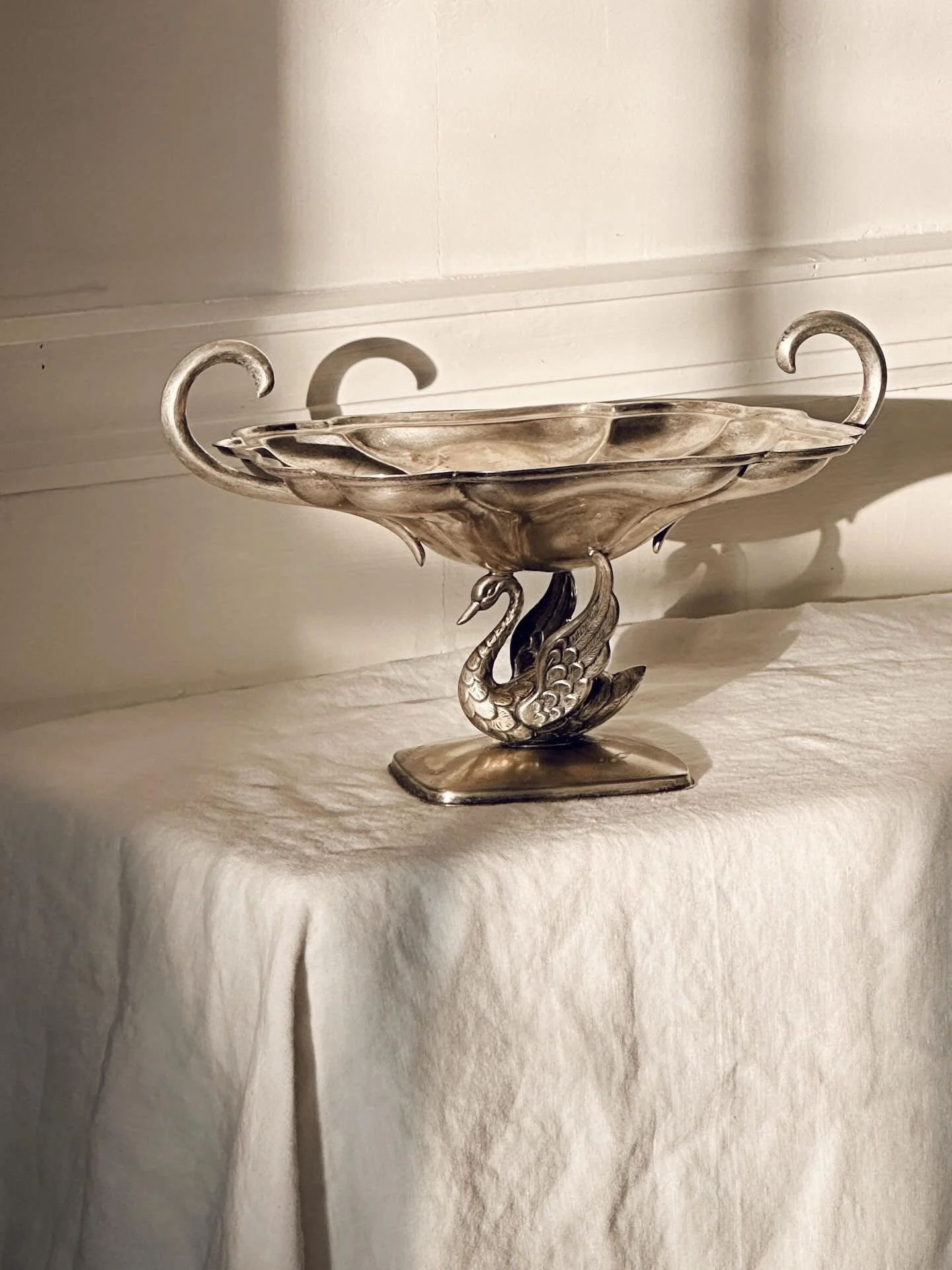 As the year nears a close, I&rsquo;ve been reflecting on 2025. The work, the pauses, the lessons, and the pieces that stayed with me.

These are a few favorites from the year. Objects I loved sourcing, living with, and passing along.

More than anyth