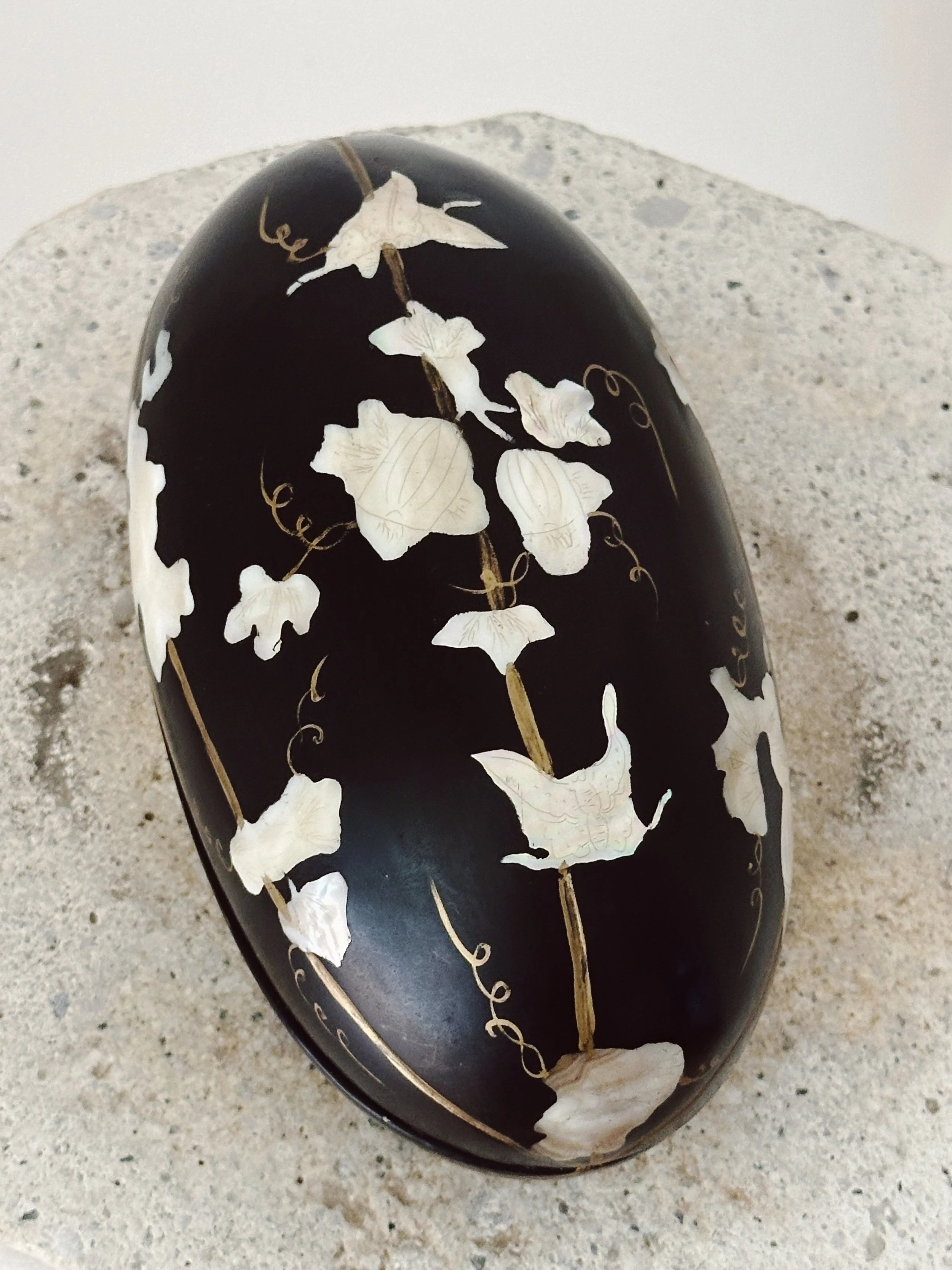 Wood Lacquer Oblong Box with Mother-of-Pearl Floral Inlay