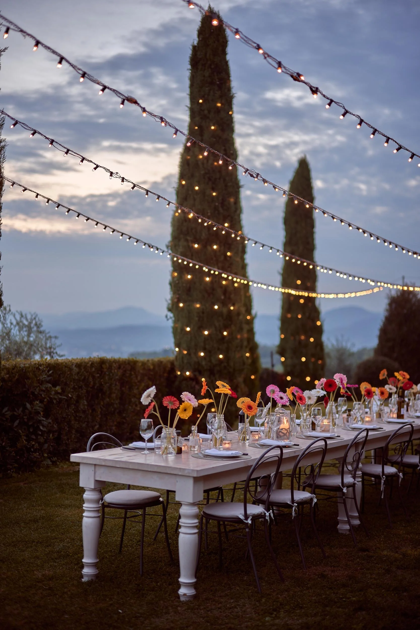 Imperial table with lights and flowers