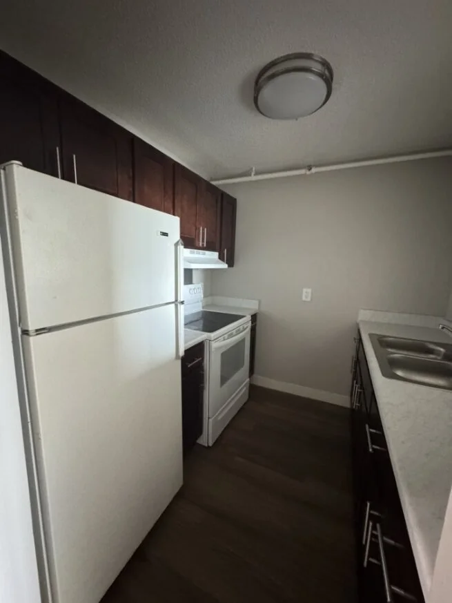JFK - Unit Kitchen 1.jpg