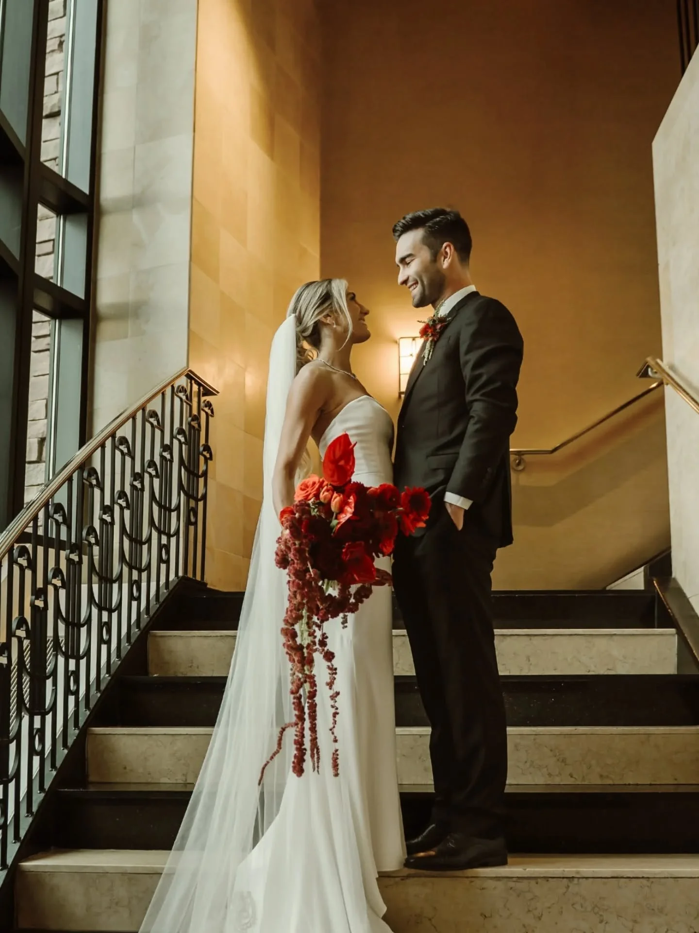 Hannah + Pano ❤️ A truly beautiful day filled with Greek heritage, Colorado charm, and every shade of romantic red.

Photography / @lizweitz
2nd Photographer / @capturedperspectivephotos
Planning / @collectivebysachs
Venue / @stjulienhotel
HAMU / @lo