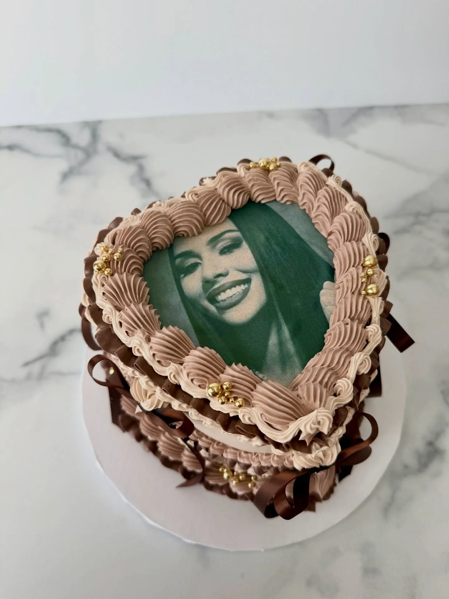 Heart cakes will always have my heart 🤎🫶🏽

#mariahthescientist🖤 #mariahthescientistcake #heartcakes❣️❣️