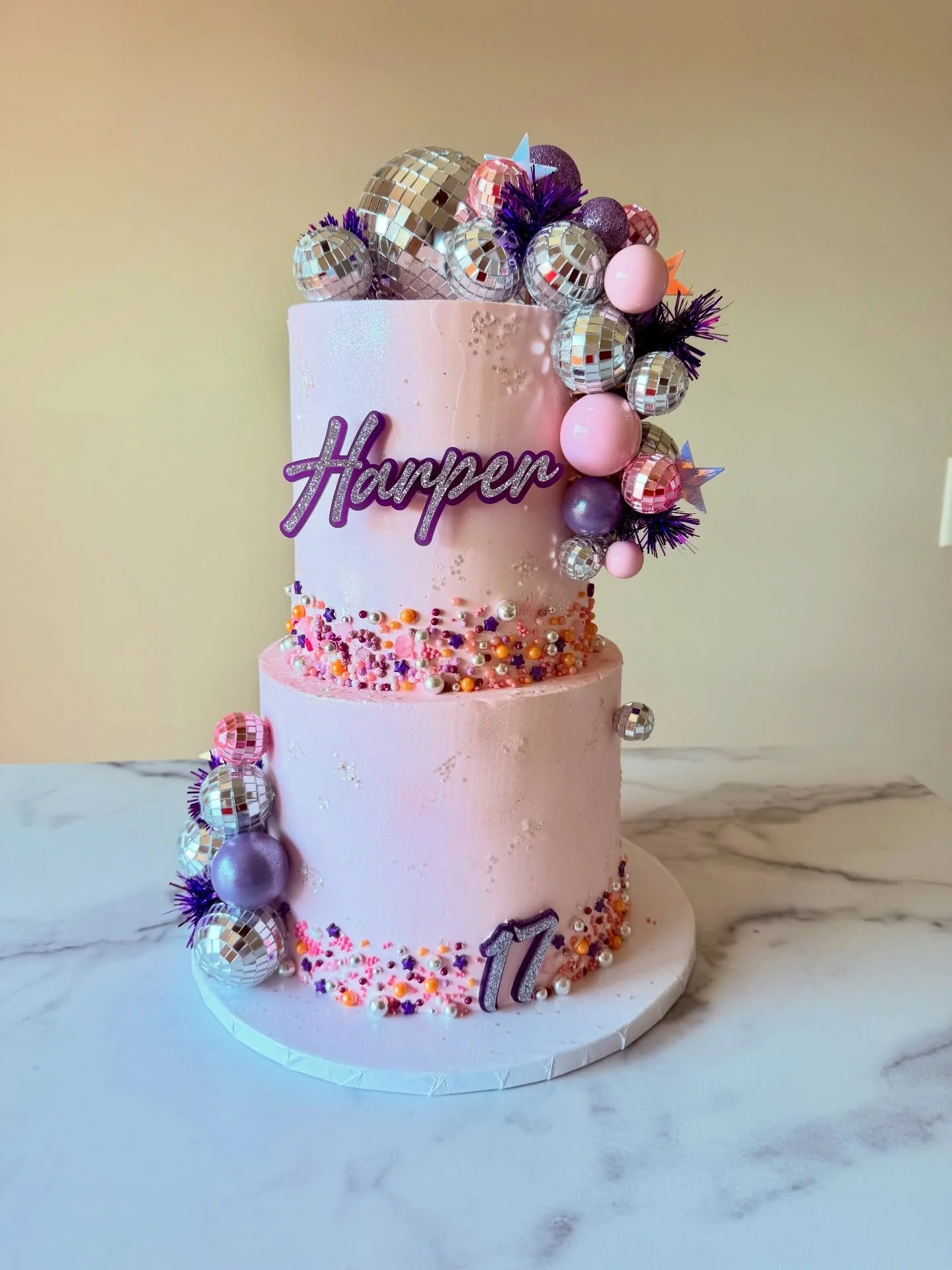Disco ball cake for Harper&rsquo;s 17th! 🪩

#discoballcake #discocakes #teenagercakes #atlantacustomcake