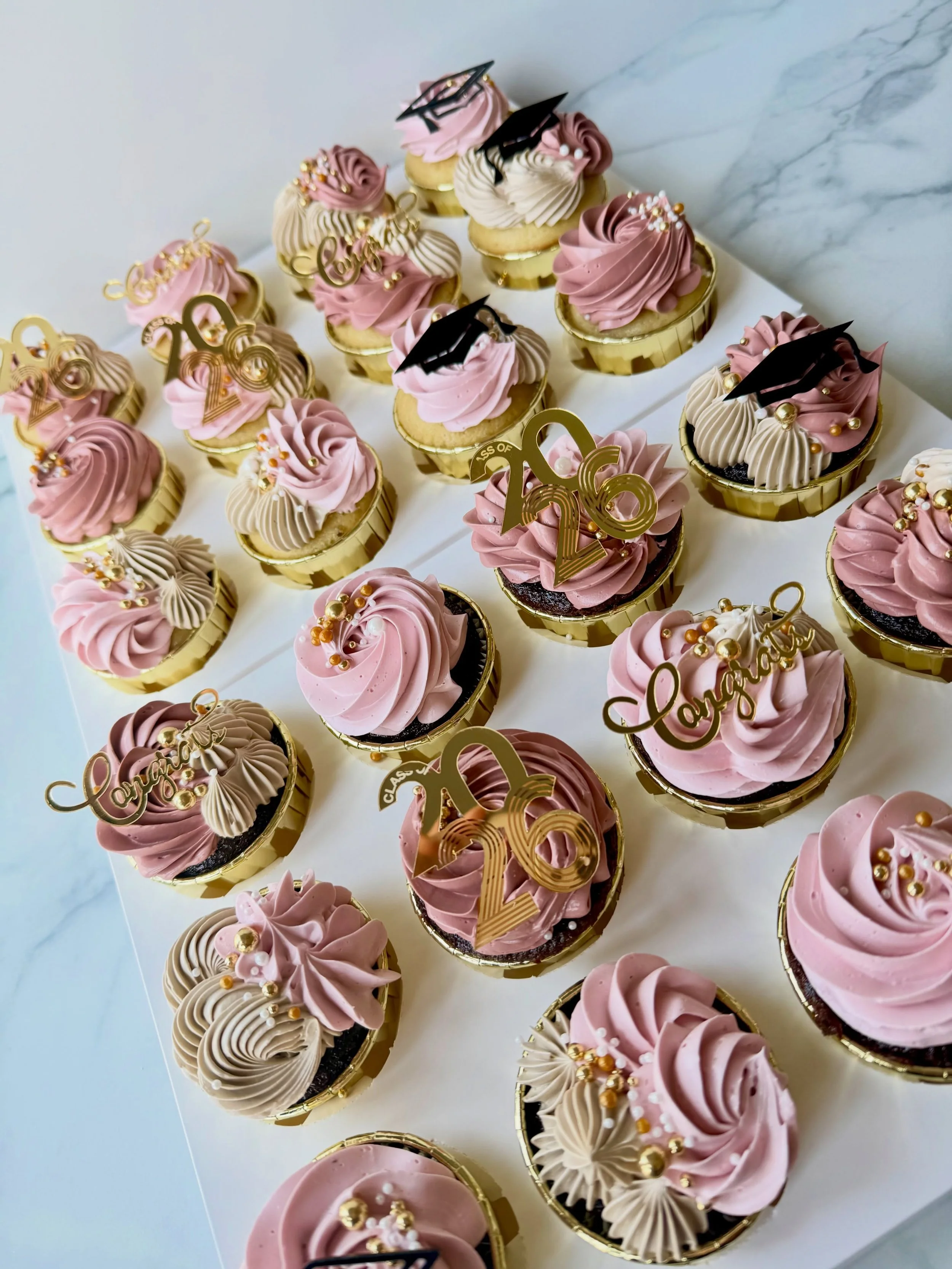 How cute are these graduation cupcakes?! 🎓💕

#graduationcupcakes🎓 #cutecupcakes❤️ #girliecupcakes