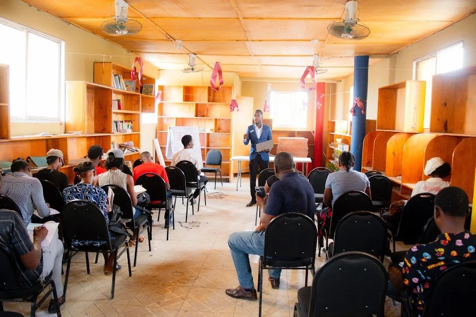 Cadeau Vert L’Estère - Seminar on School Replanting Program