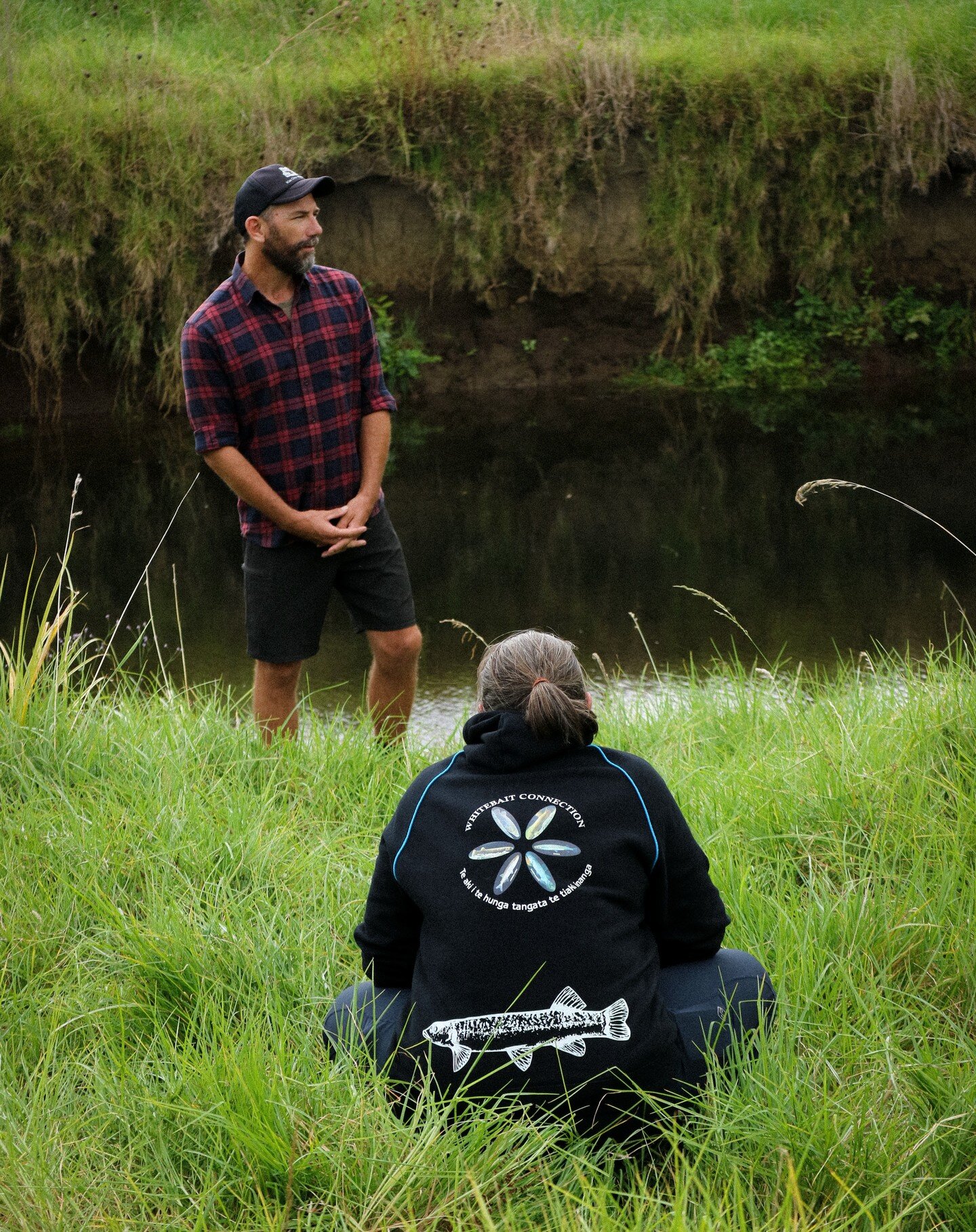 Awesome to be sharing knowledge on-site with @whitebaitconnection and local kaitiaki 🌳 Here's Dave discussing native planting at an inanga (native fish) spawning site 🐟 

📷 @haleygielen