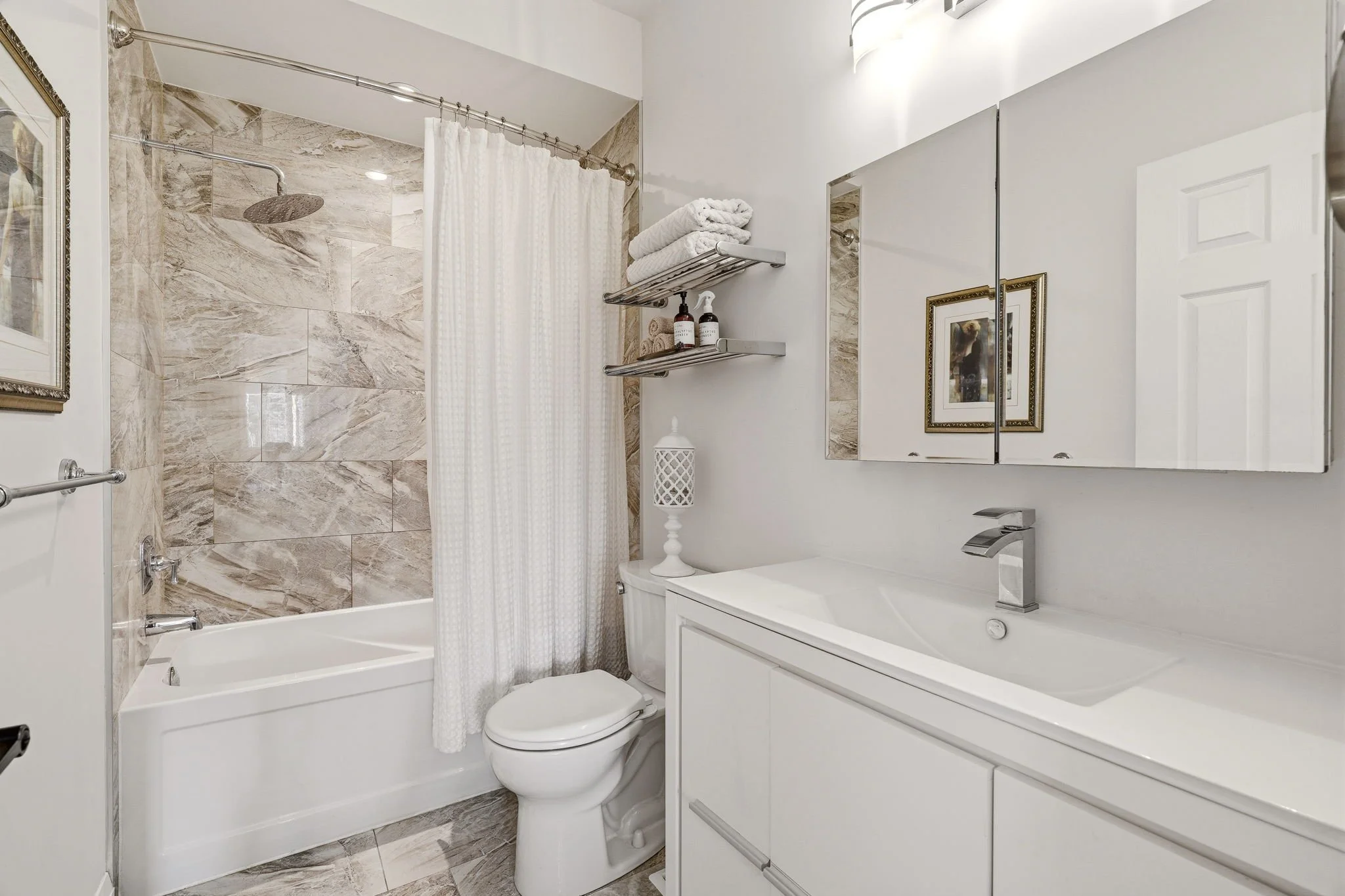 30-web-or-mls-MAIN FLOOR-25.jpg