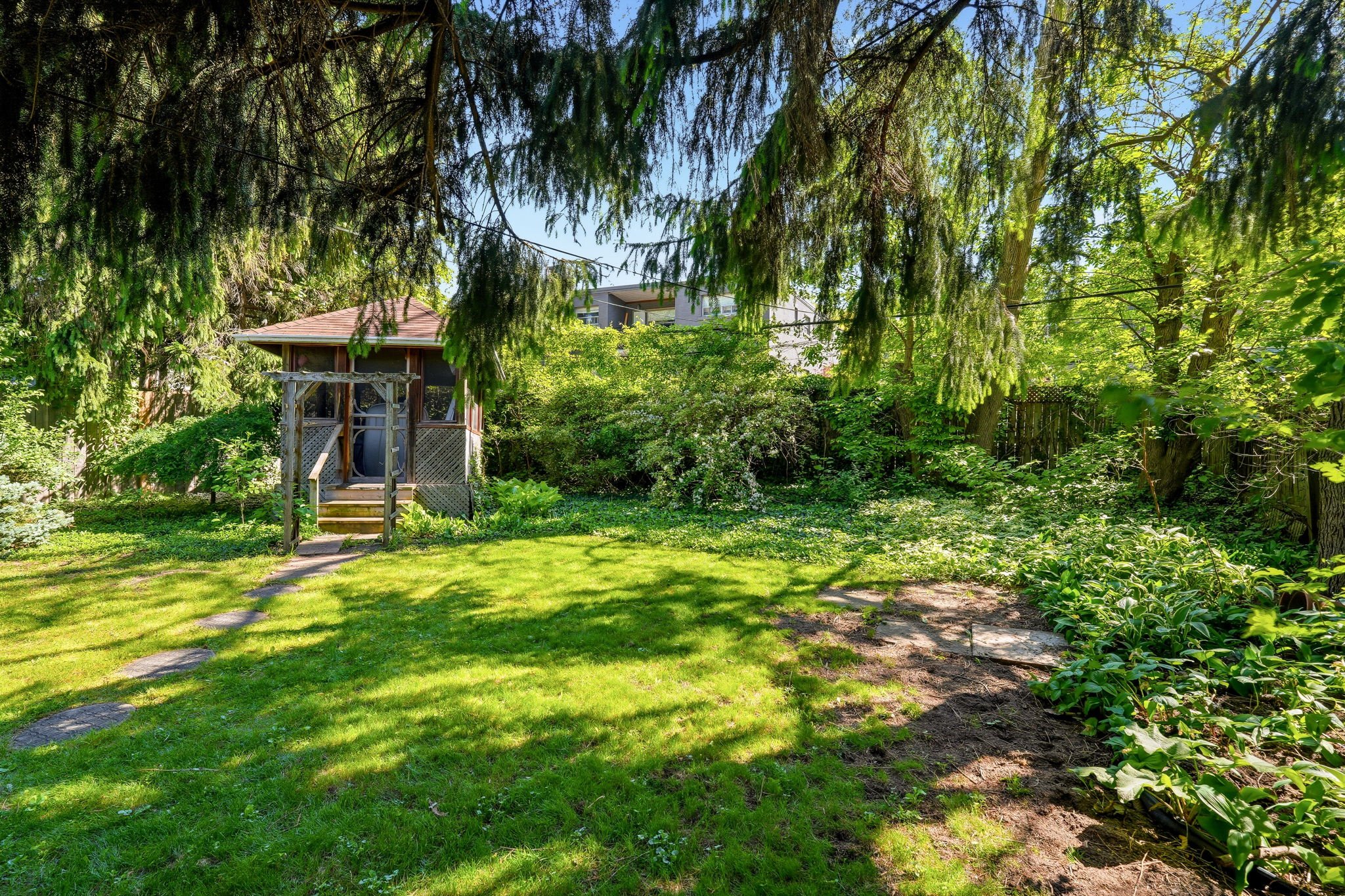 29-web-or-mls-EXTERIOR BACK-2.jpg