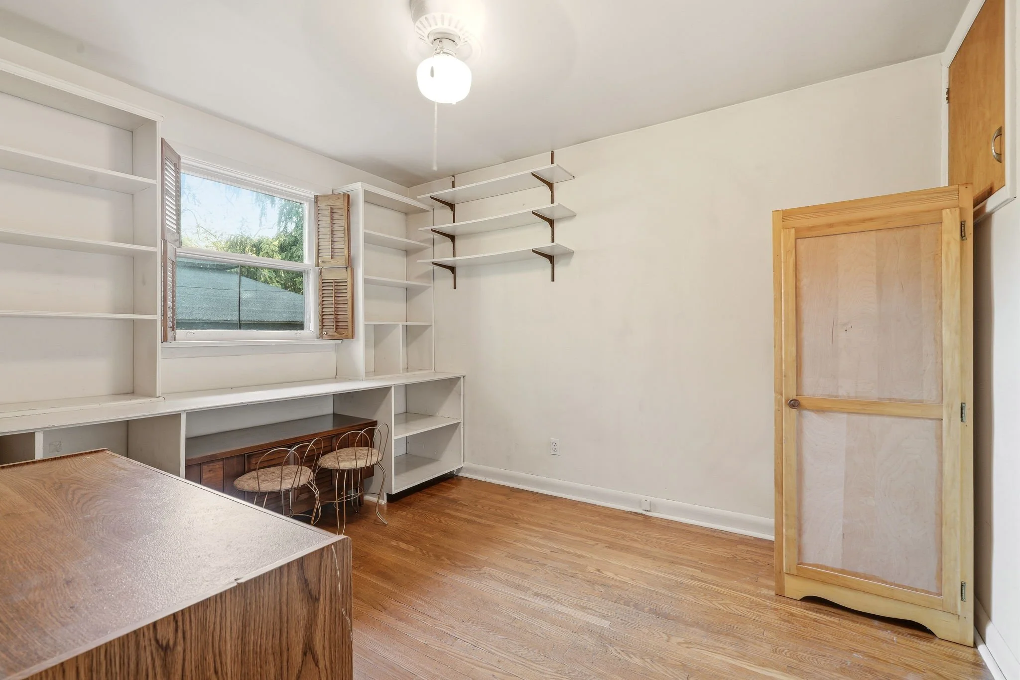 18-web-or-mls-MAIN FLOOR-12.jpg