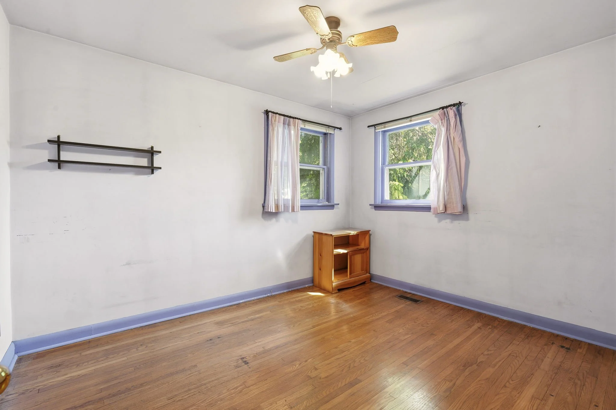17-web-or-mls-MAIN FLOOR-11.jpg