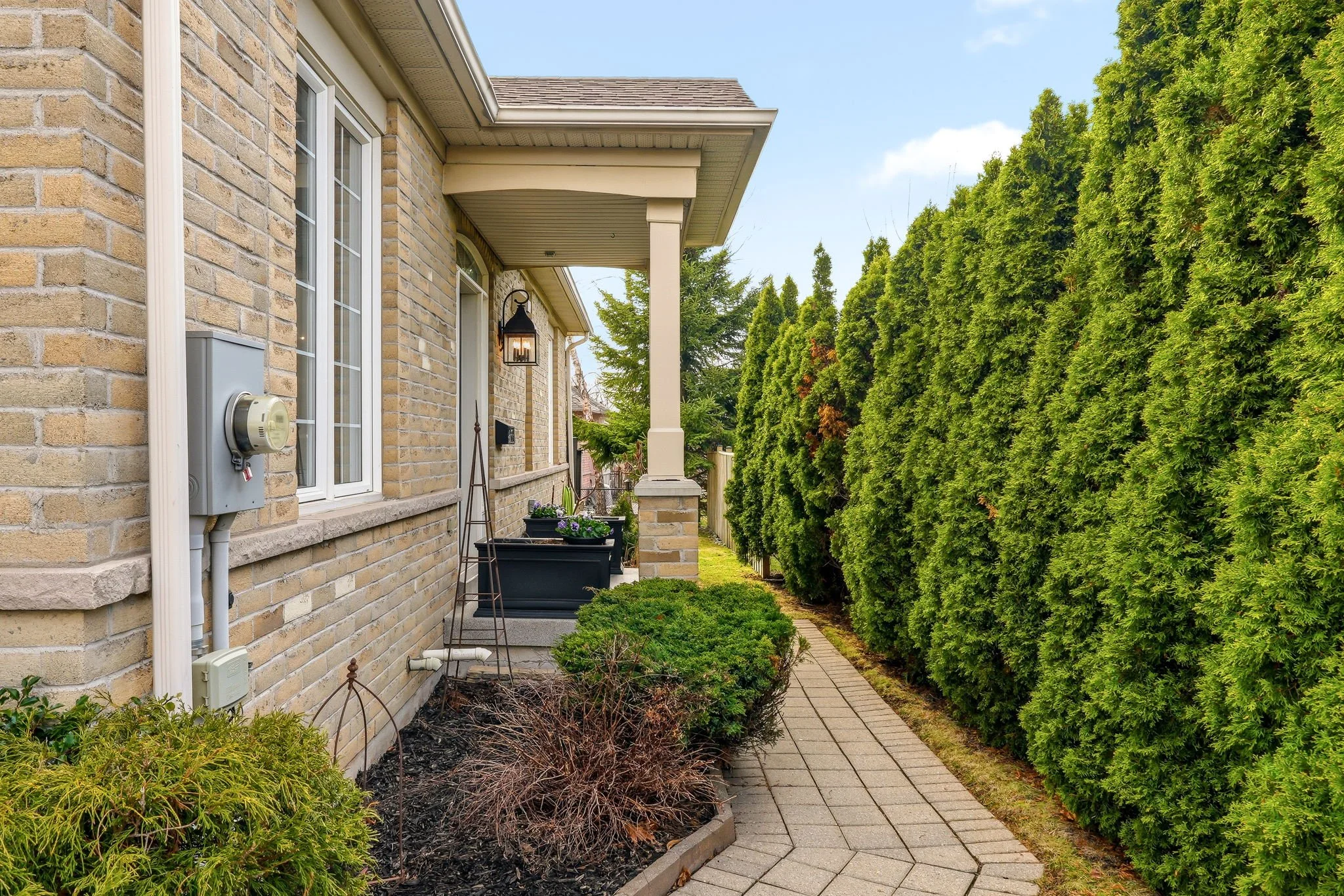 5-web-or-mls-EXTERIOR FRONT-2.jpg