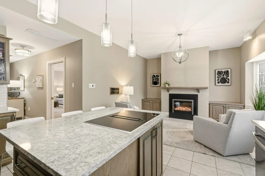 020-MAIN FLOOR-8_m.jpg