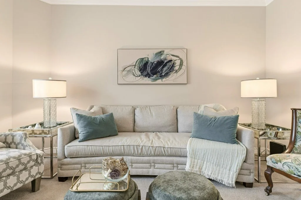 010-MAIN FLOOR-17_m.jpg