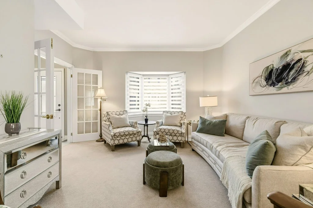 011-MAIN FLOOR-14_m.jpg