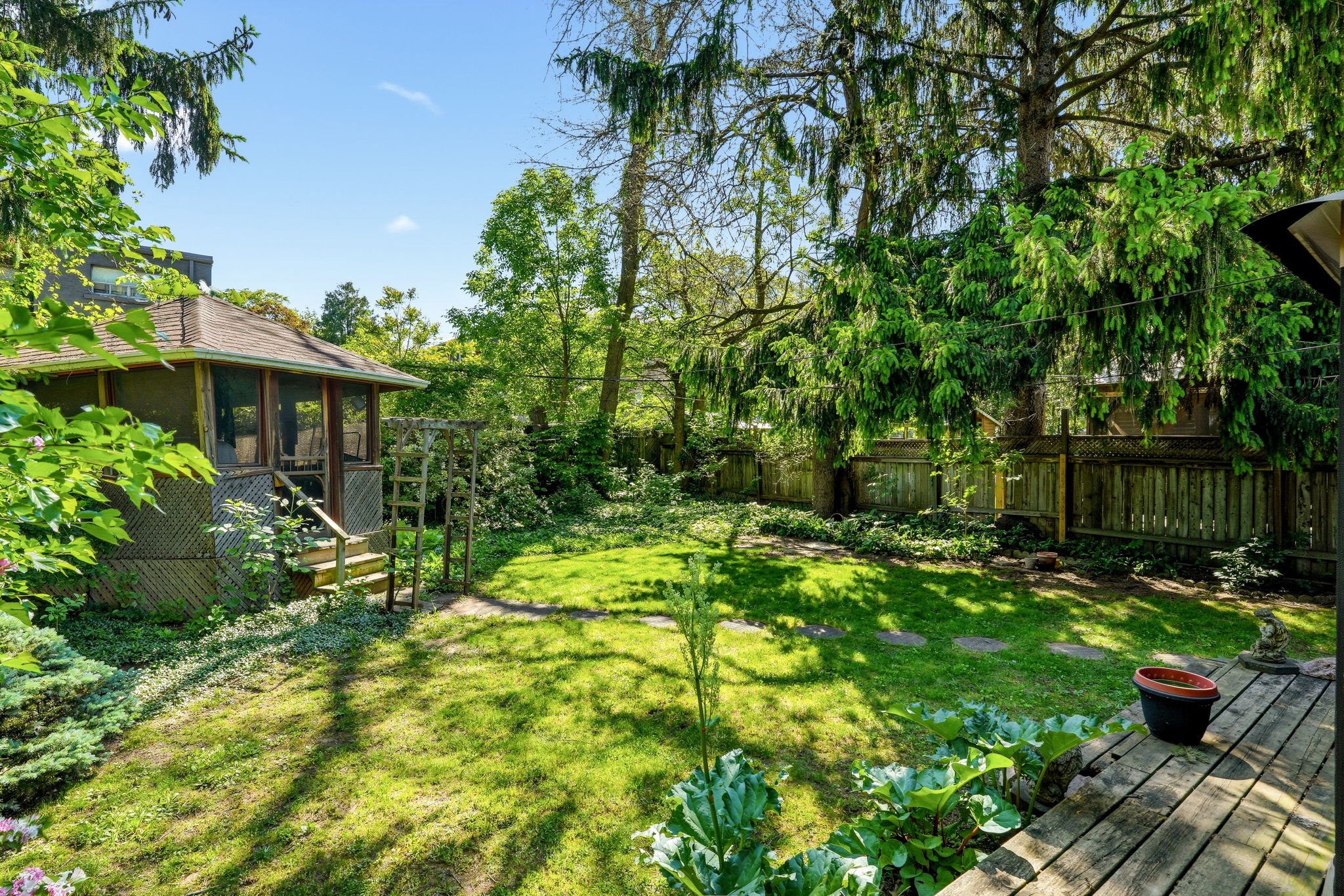 33-web-or-mls-EXTERIOR BACK-6.jpg