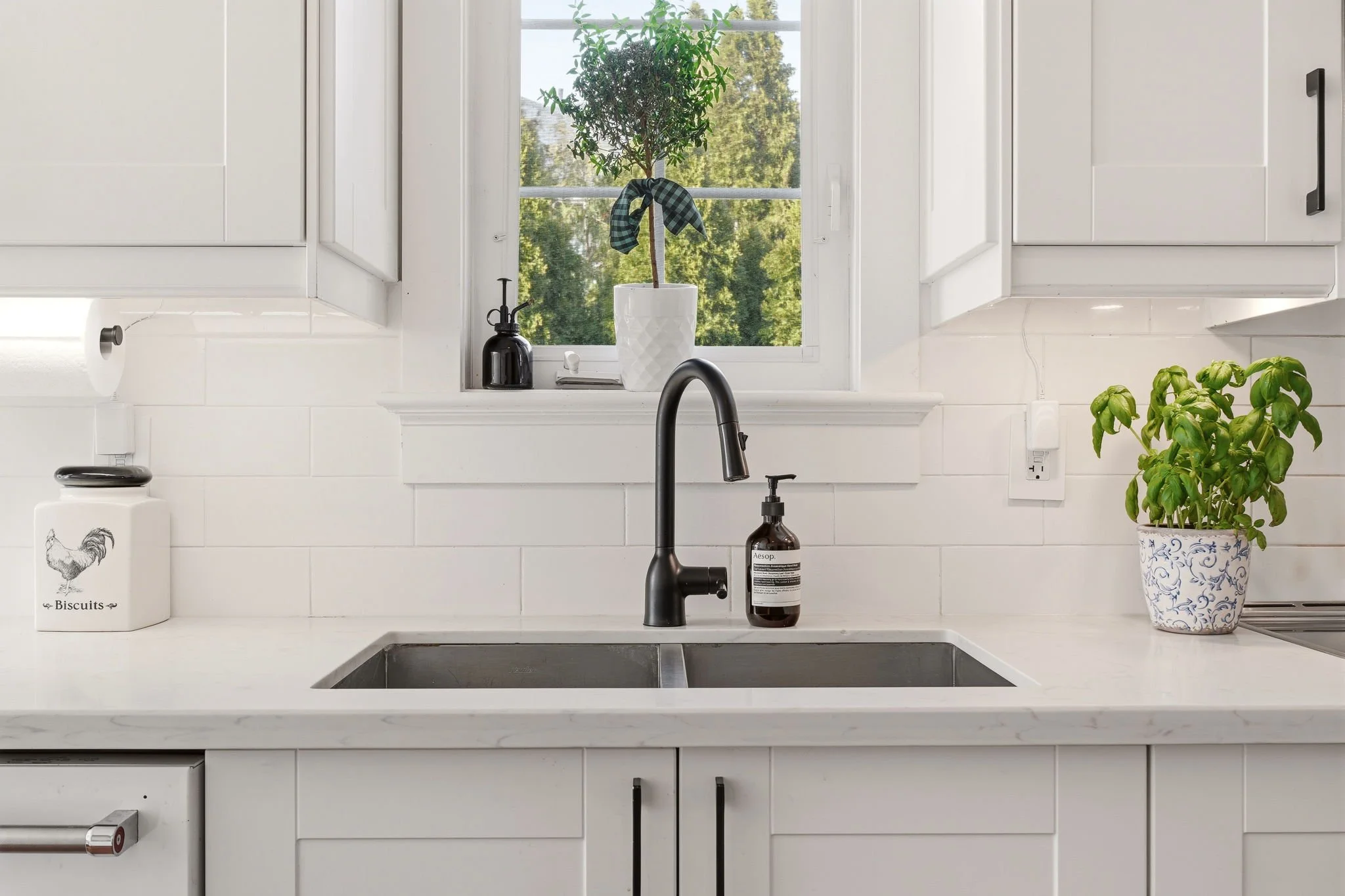 12-web-or-mls-MAIN FLOOR-7.jpg