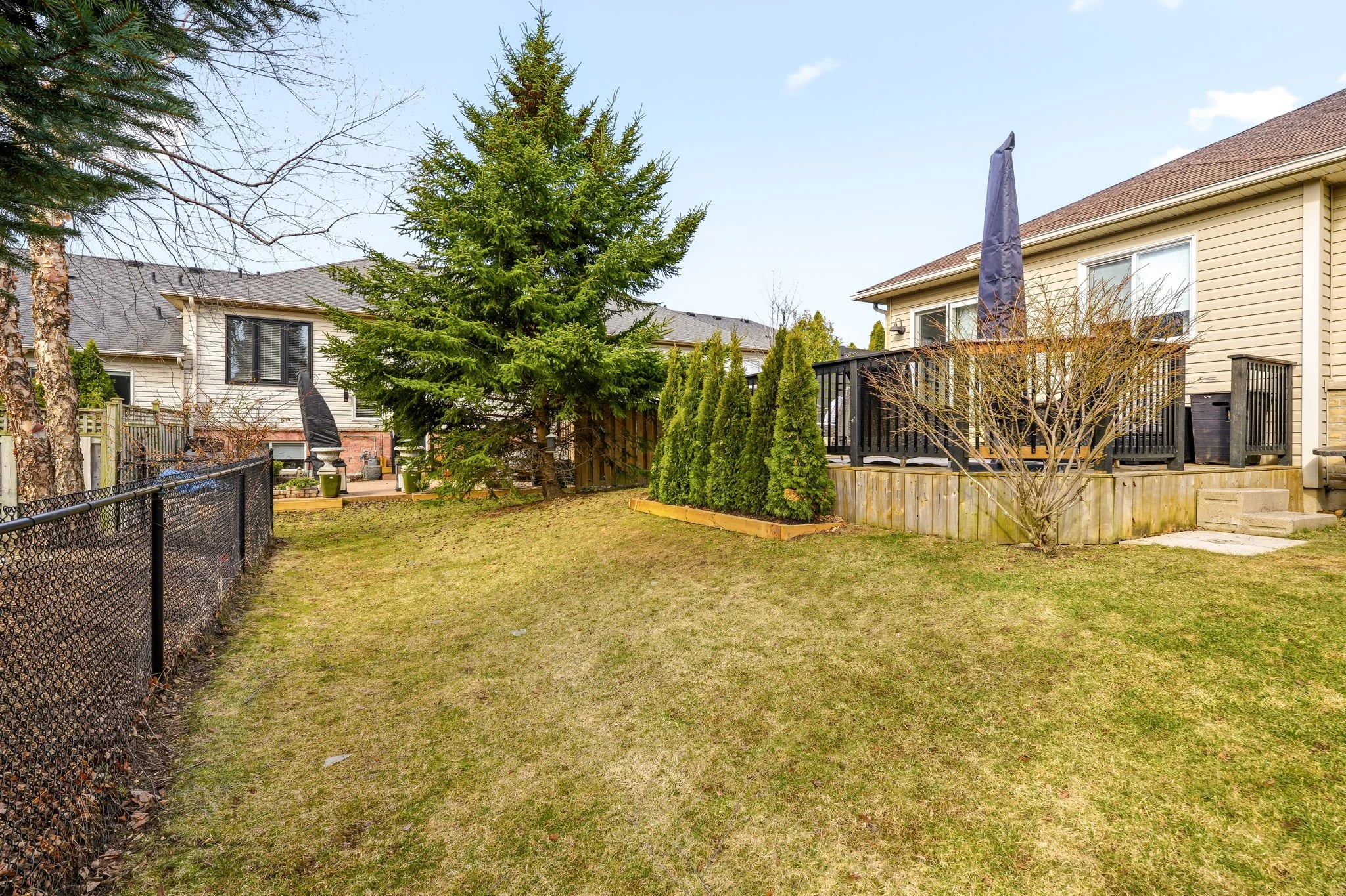 50-web-or-mls-EXTERIOR BACK-6.jpg