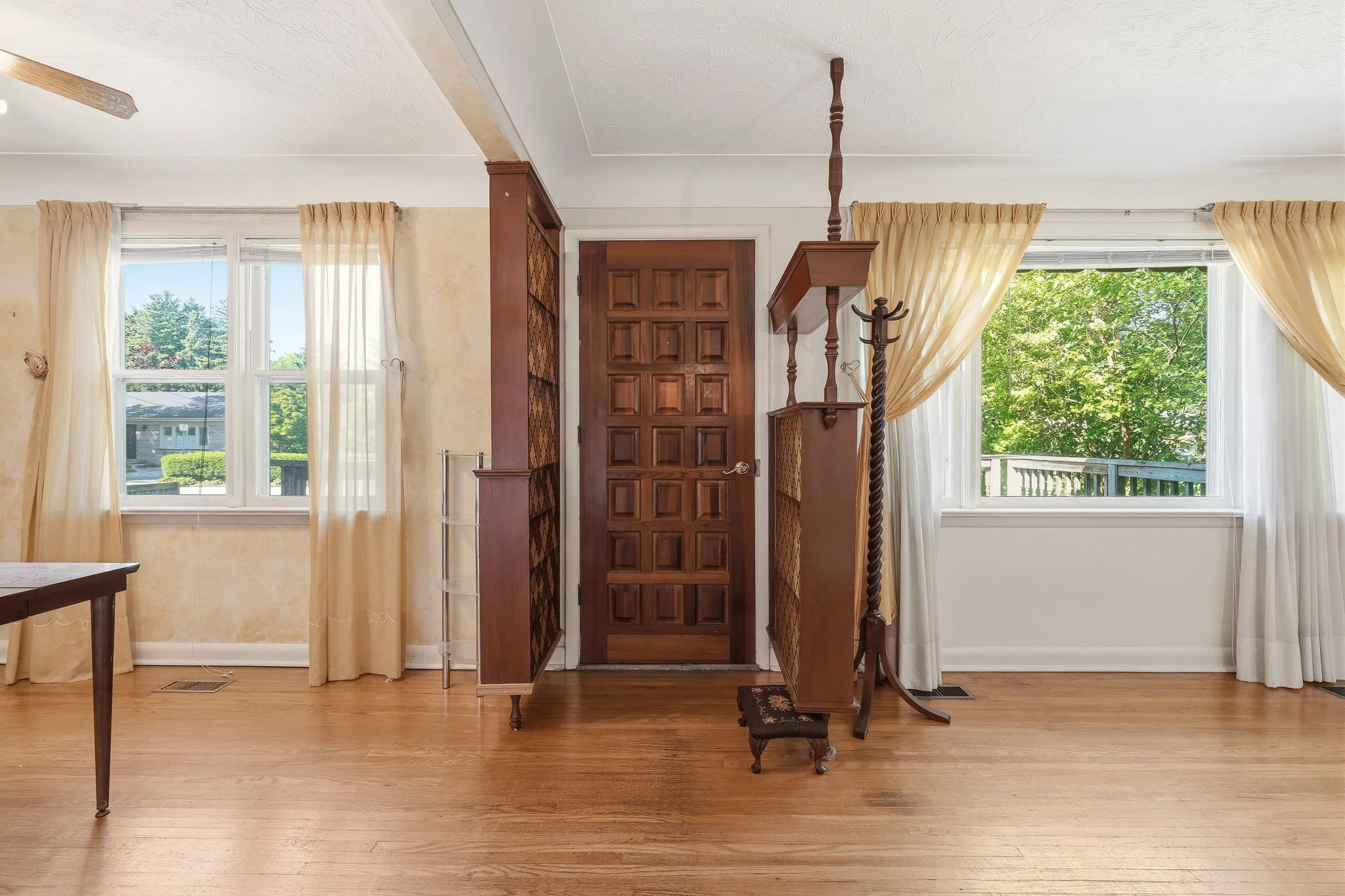 22-web-or-mls-MAIN FLOOR.jpg