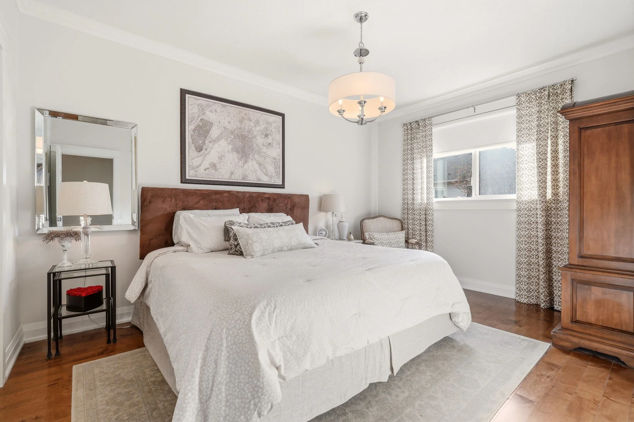 28-web-or-mls-MAIN FLOOR-23.jpg