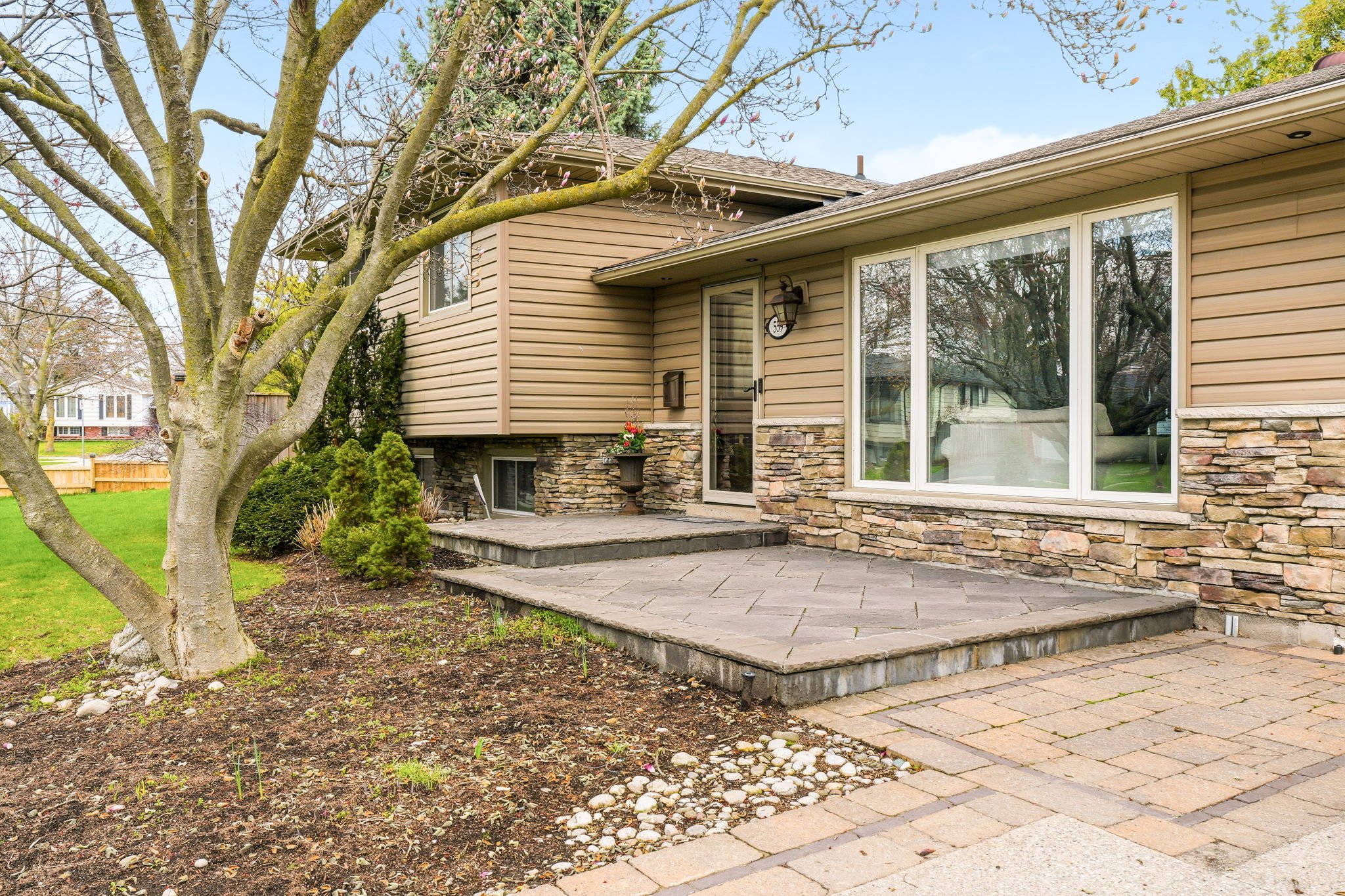 5-web-or-mls-EXTERIOR FRONT.jpg