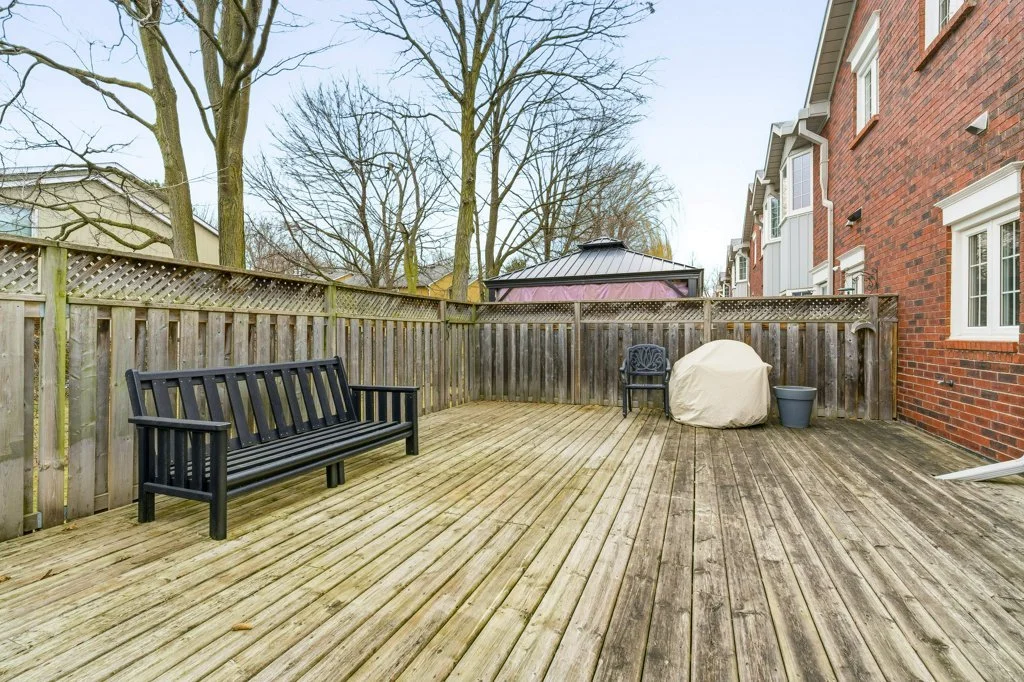 049-EXTERIOR BACK-3_m.jpg