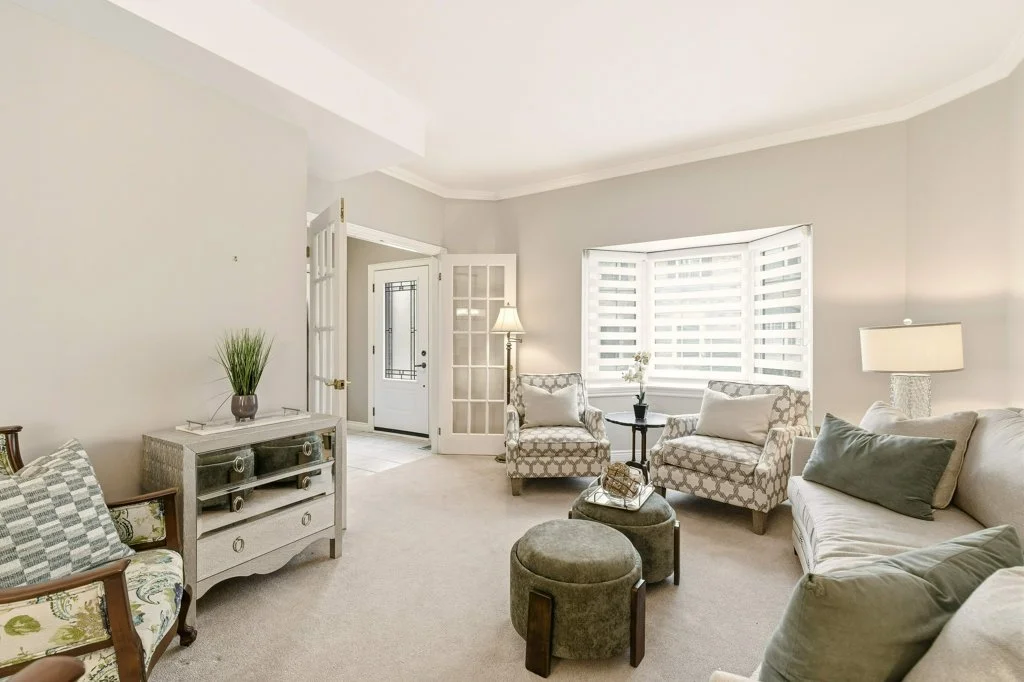 012-MAIN FLOOR-19_m.jpg