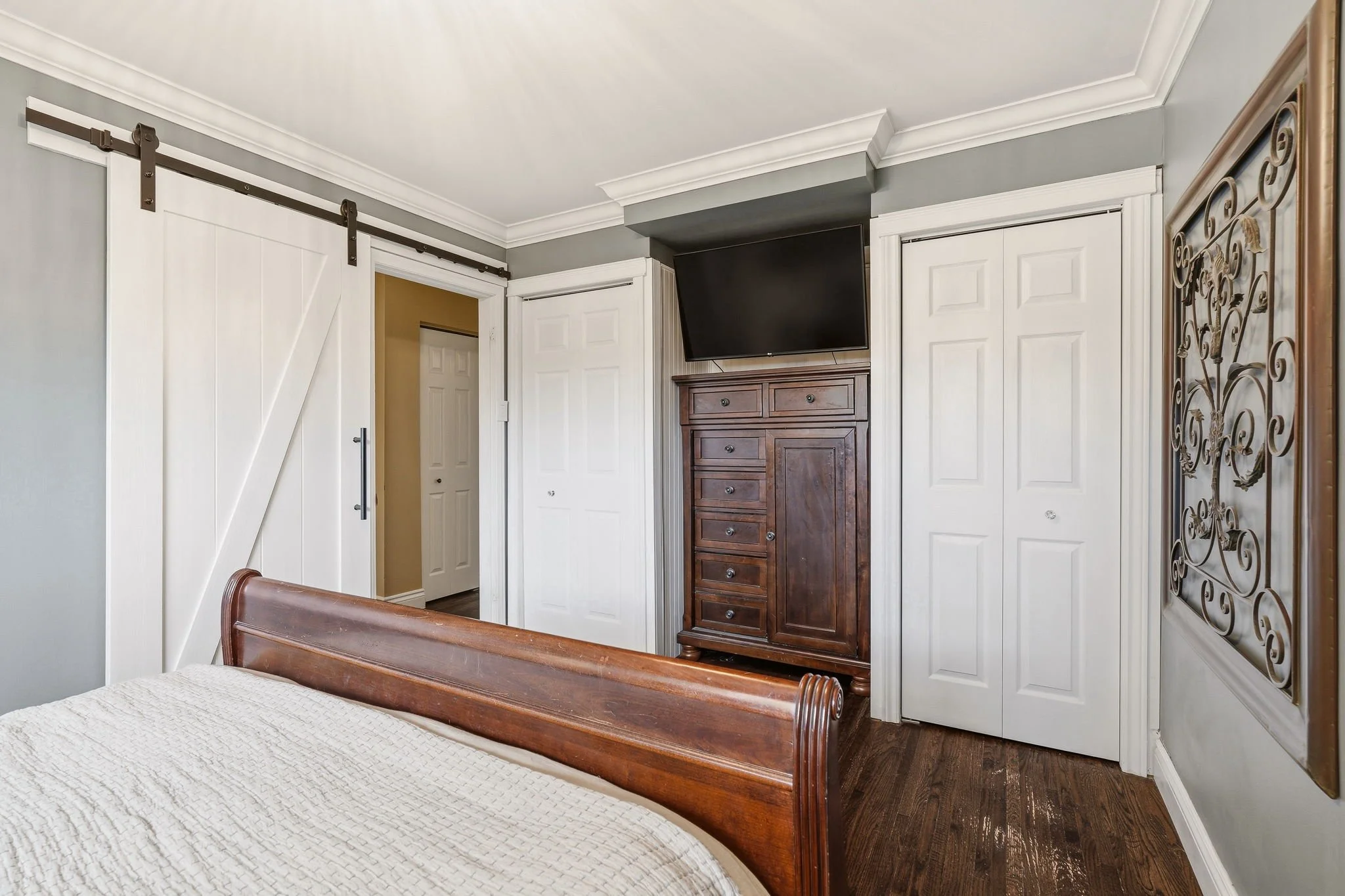 28-web-or-mls-SECOND FLOOR-6.jpg