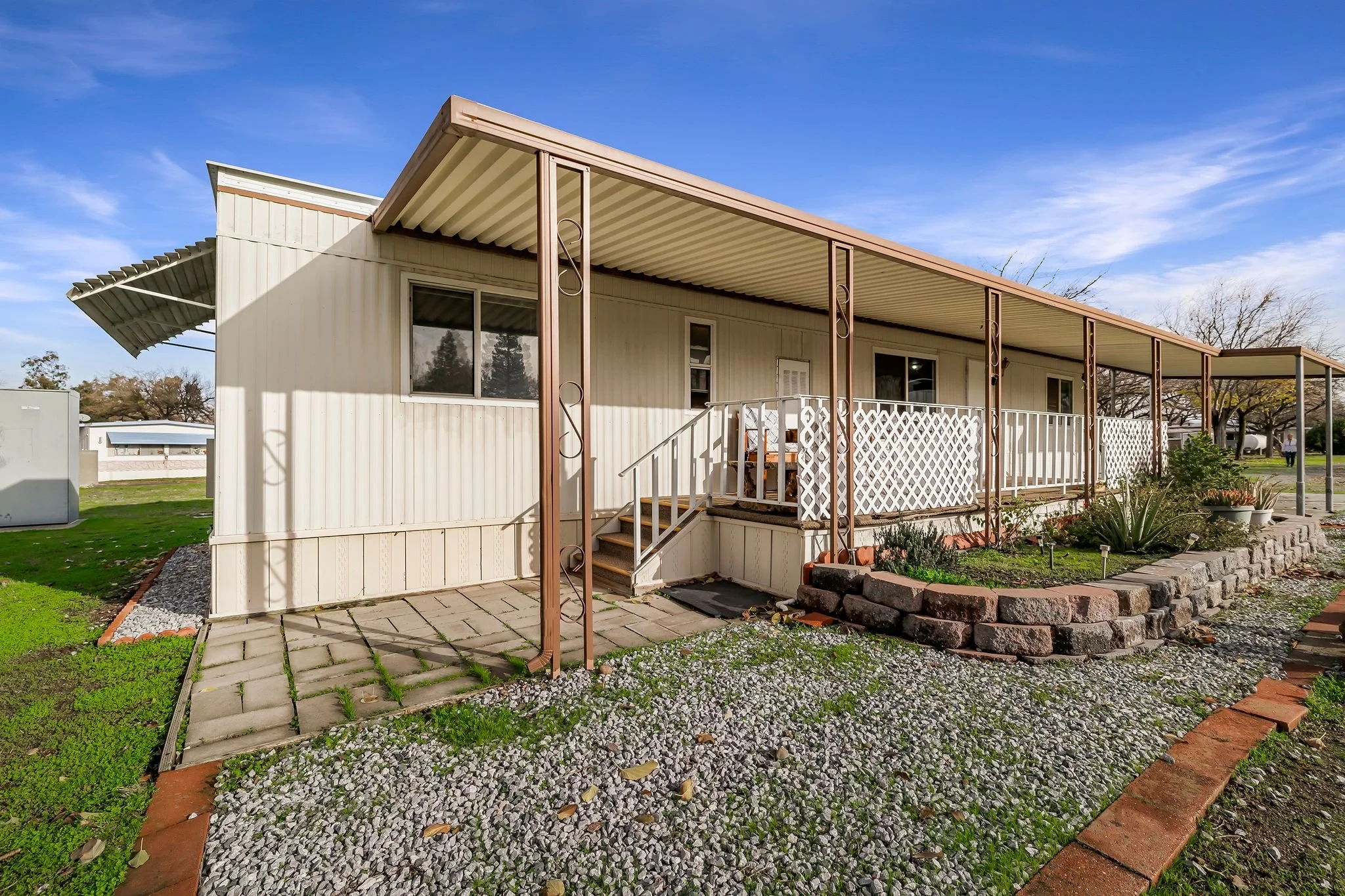 8255 State Hwy 99E - 007 Photos.jpg