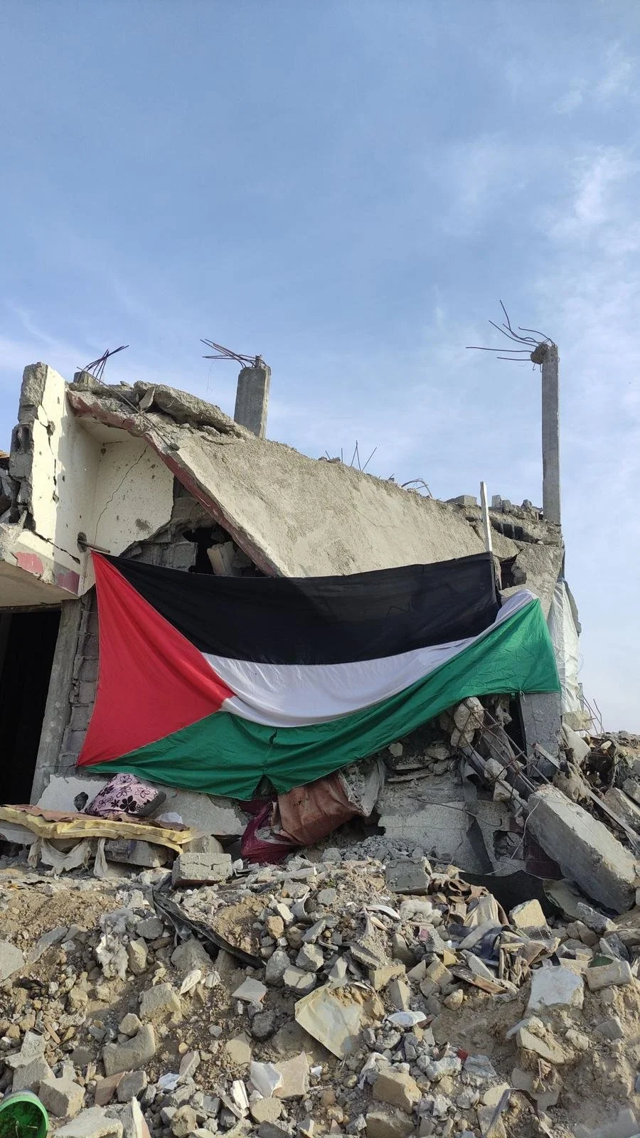 HA-15 أصحاب الأرض People of the Land | 5x7 |  $50.

Please email incubator@artsconnectinternational.org for sales