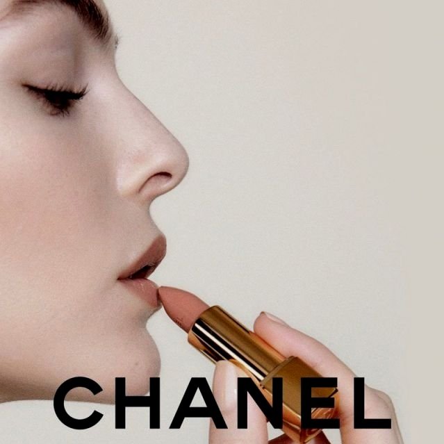 Chanel Les Beiges Healthy Glow Hydrating Lip Balm - The Luxe List
