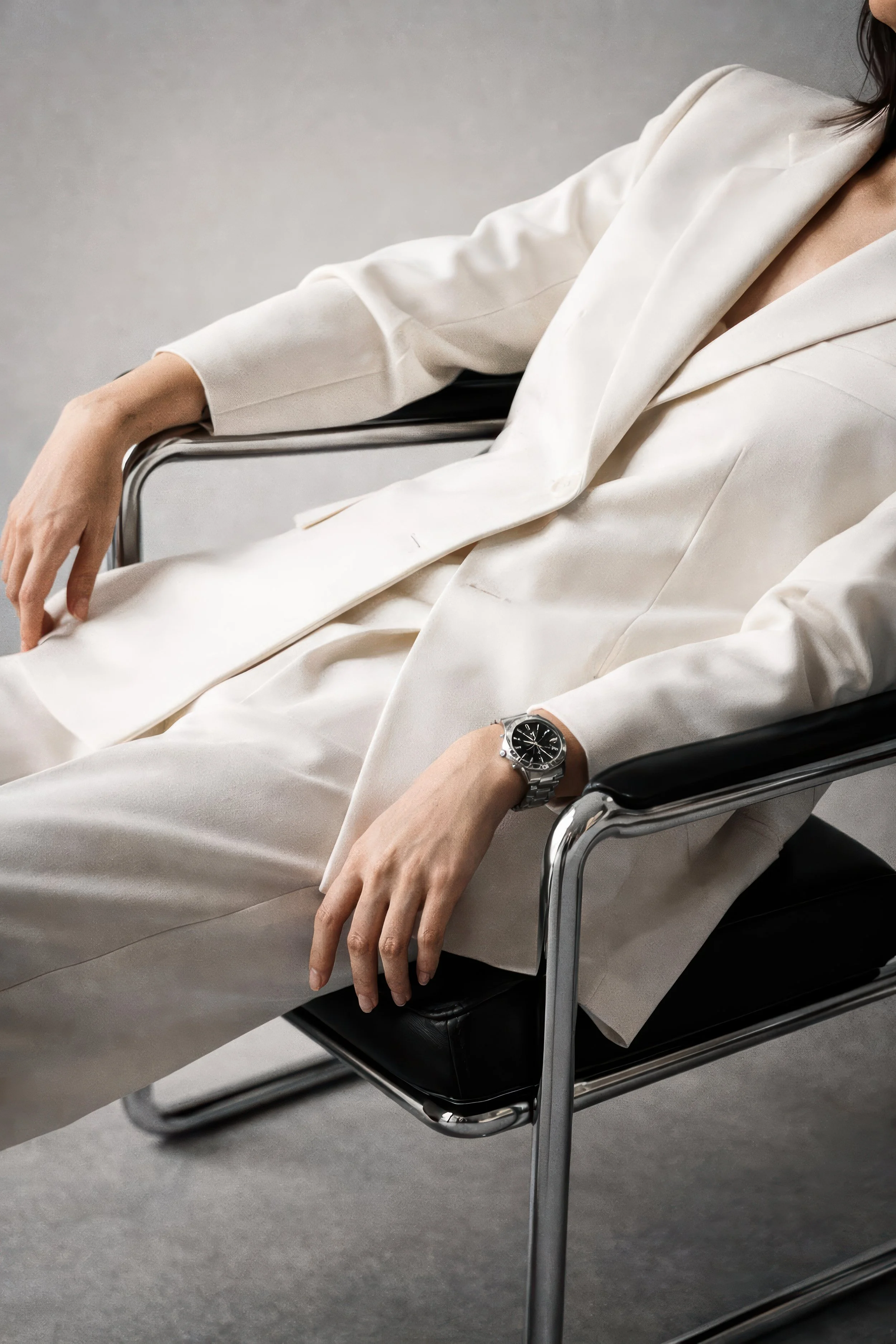  What are you holding on to that is taking up capacity and making it difficult to create space for what you really want? — Viveura 