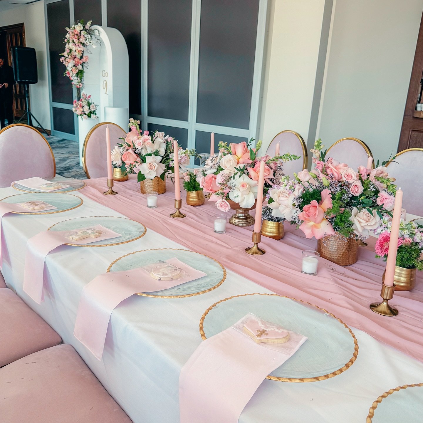 The prettiest pinks for Baby Liana&rsquo;s baptism 🩷

We brought this celebration together with an array for blush blooms in various dimensions and textured to really make her moment so special! 

Baptism flowers. Baptism celebration. Flower centerp